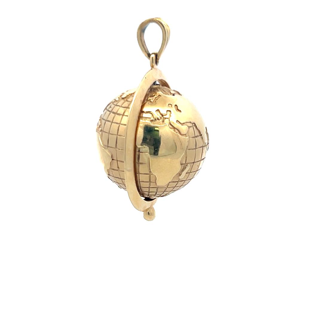 Vintage 18 Karat Yellow Gold Globe Pendant 24.6 Grams