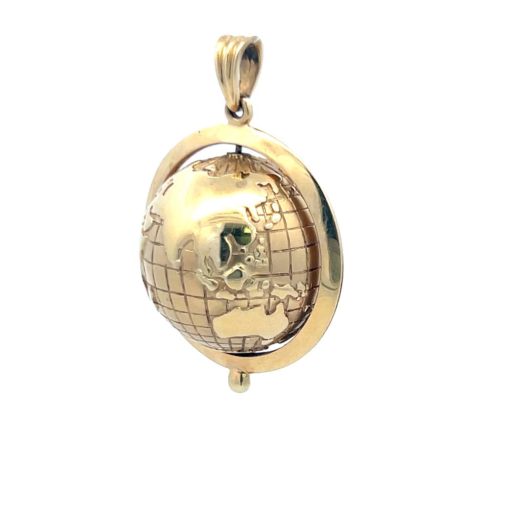 Vintage 18 Karat Yellow Gold Globe Pendant 24.6 Grams