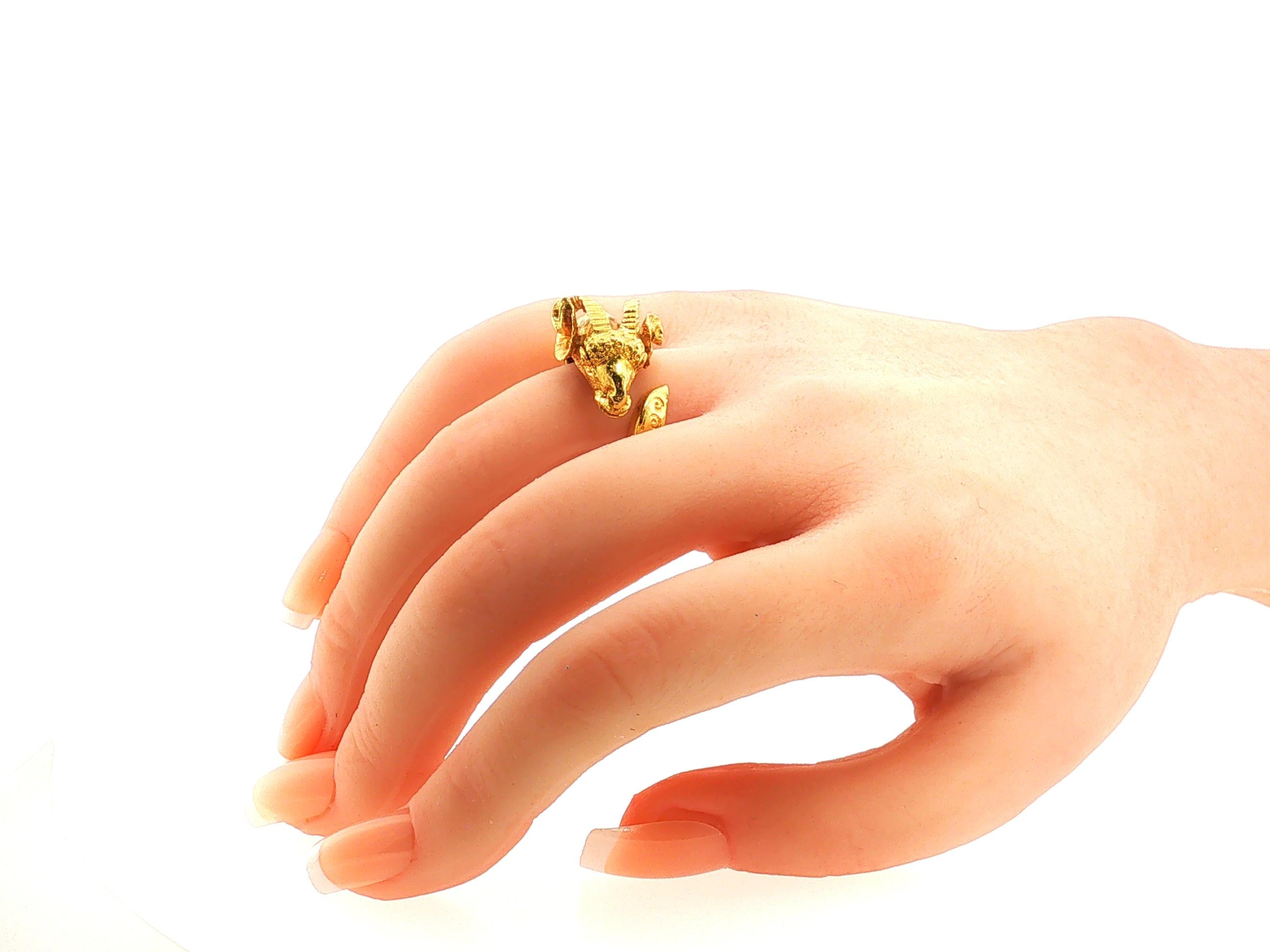 Vintage 18K Yellow Gold Bold Ram Cocktail Ring 9.6 Grams Size 4