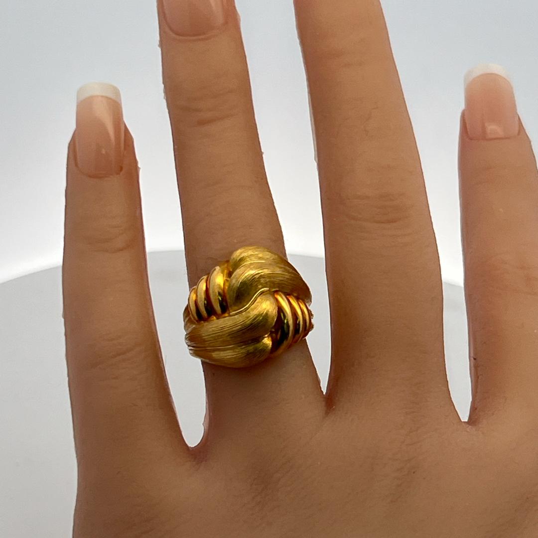 Henry Dunay Vintage 18 Karat Yellow Gold Bold Cocktail Ring Size 6.25