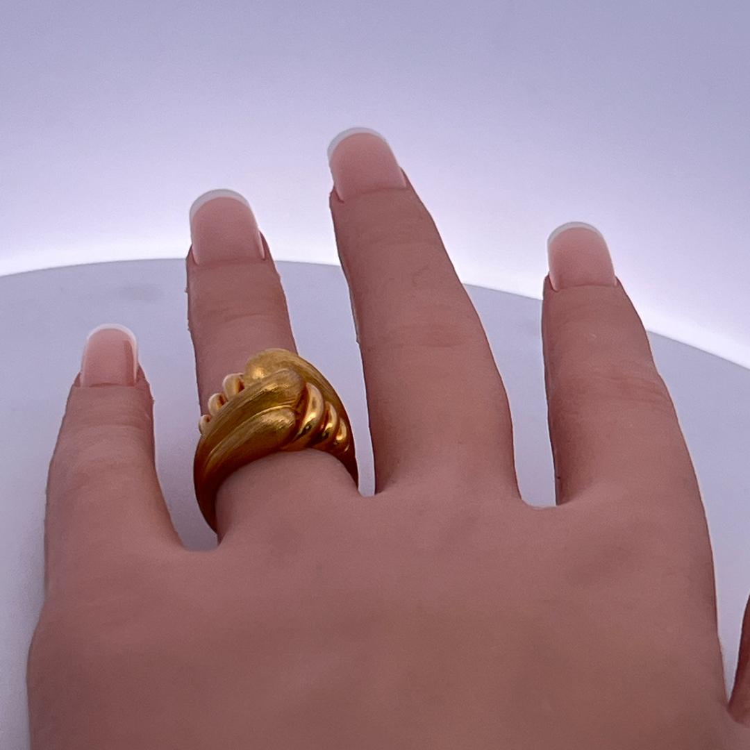 Henry Dunay Vintage 18 Karat Yellow Gold Bold Cocktail Ring Size 6.25