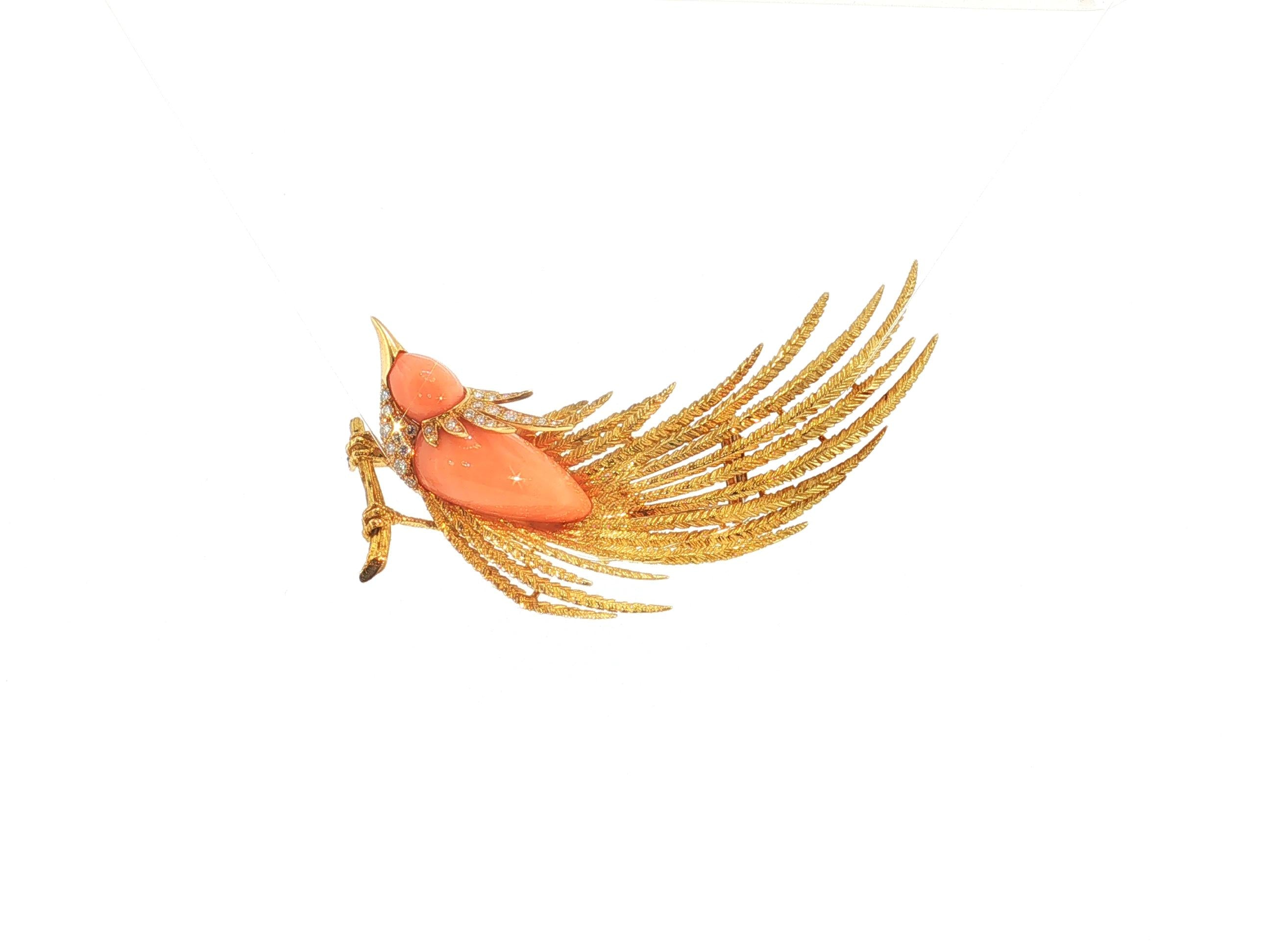 18K Yellow Gold Bird Pin Brooch 0.6ct Round H VS Diamonds 22.61x10.95mm Coral