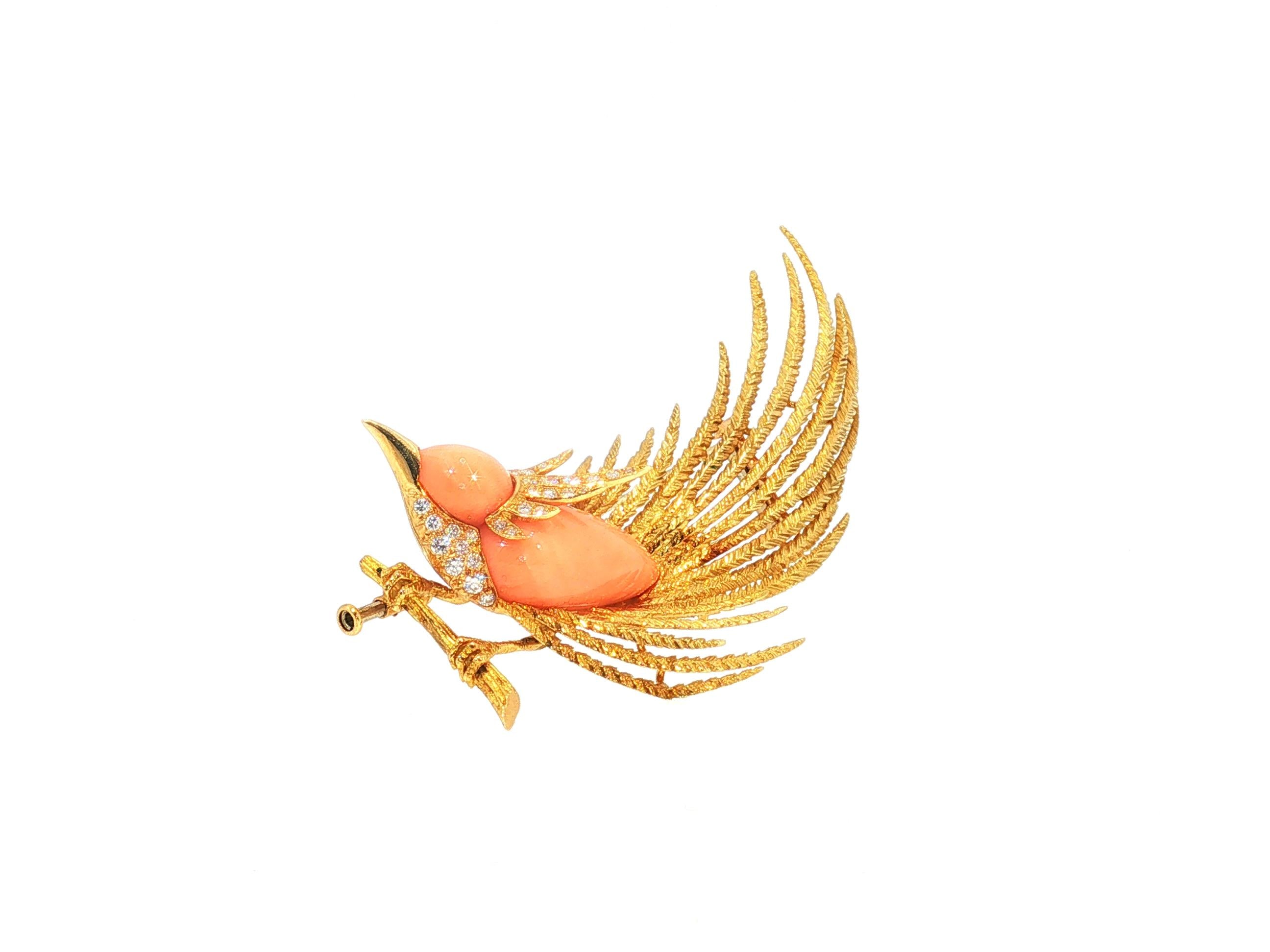 18K Yellow Gold Bird Pin Brooch 0.6ct Round H VS Diamonds 22.61x10.95mm Coral