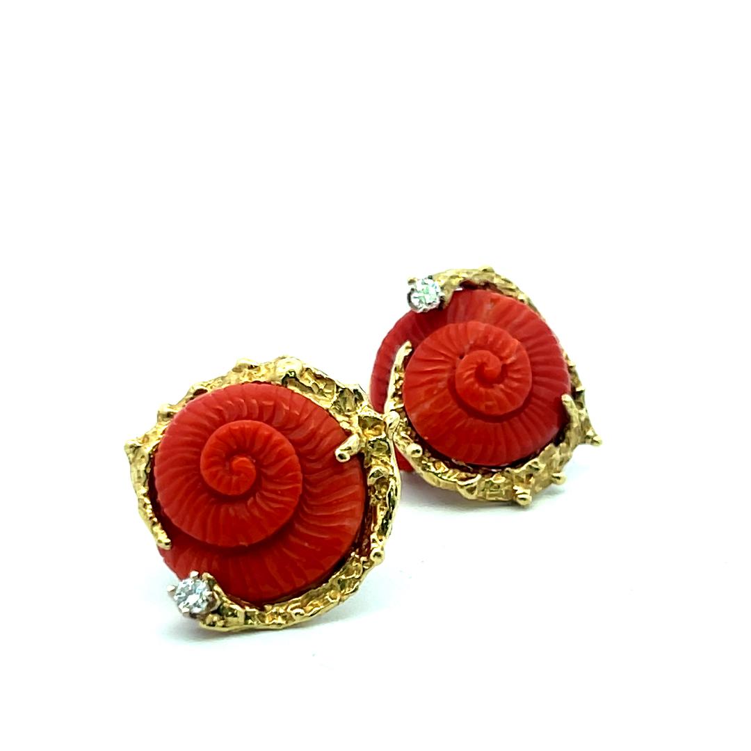18K Yellow Gold Studs Earrings with 0.1 Carat Round Diamonds 16.1-16.4 MM Coral
