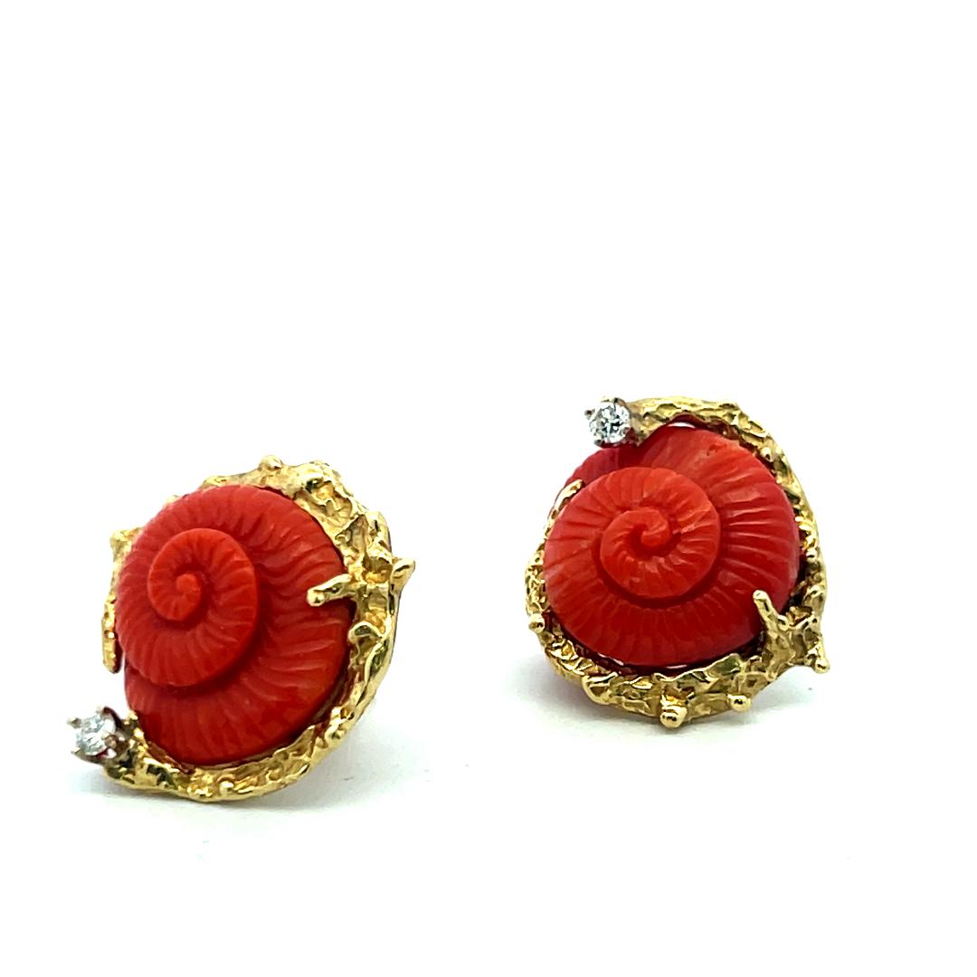 18K Yellow Gold Studs Earrings with 0.1 Carat Round Diamonds 16.1-16.4 MM Coral