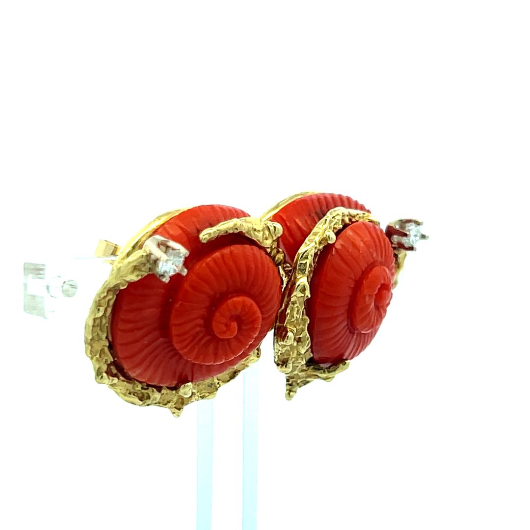 18K Yellow Gold Studs Earrings with 0.1 Carat Round Diamonds 16.1-16.4 MM Coral