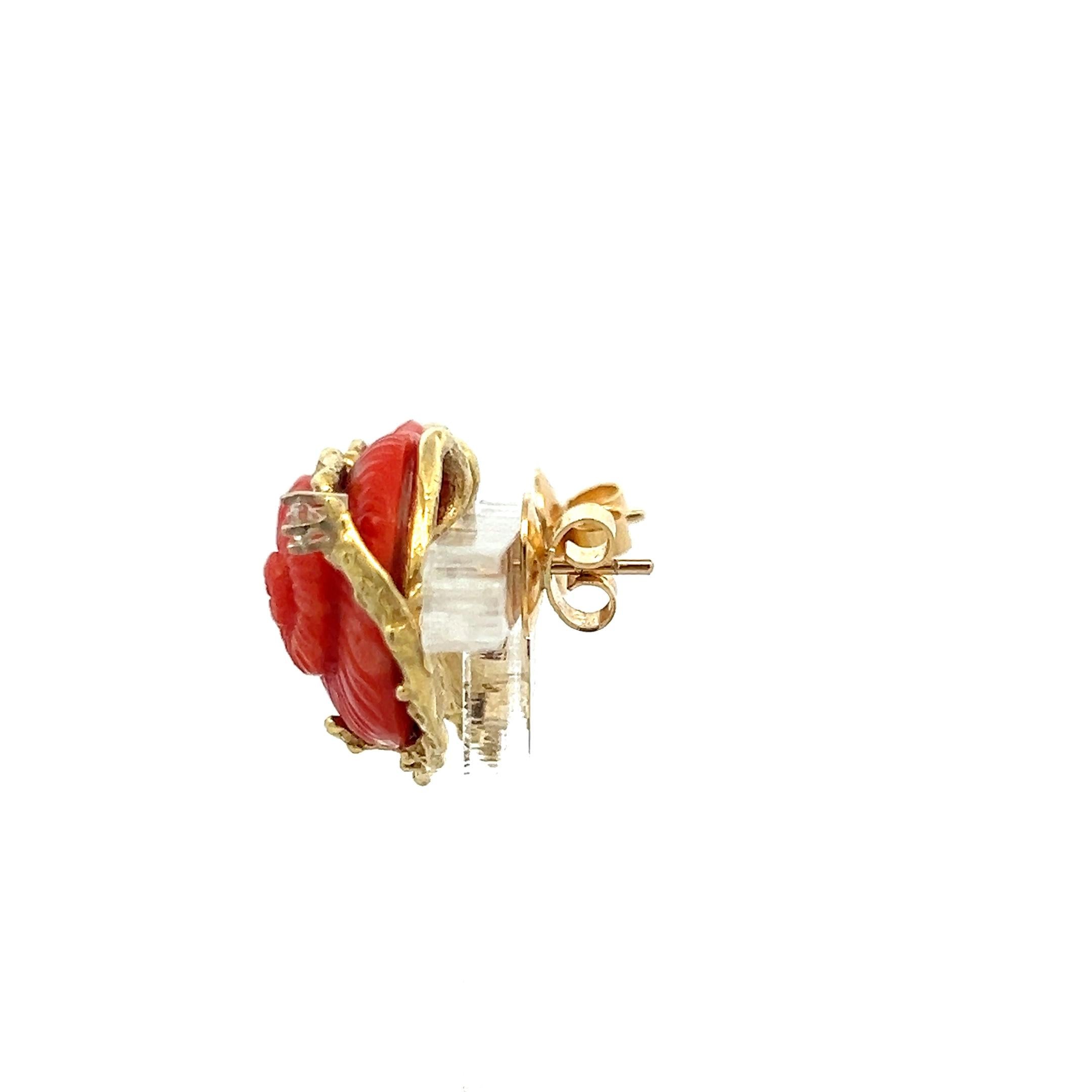 18K Yellow Gold Studs Earrings with 0.1 Carat Round Diamonds 16.1-16.4 MM Coral