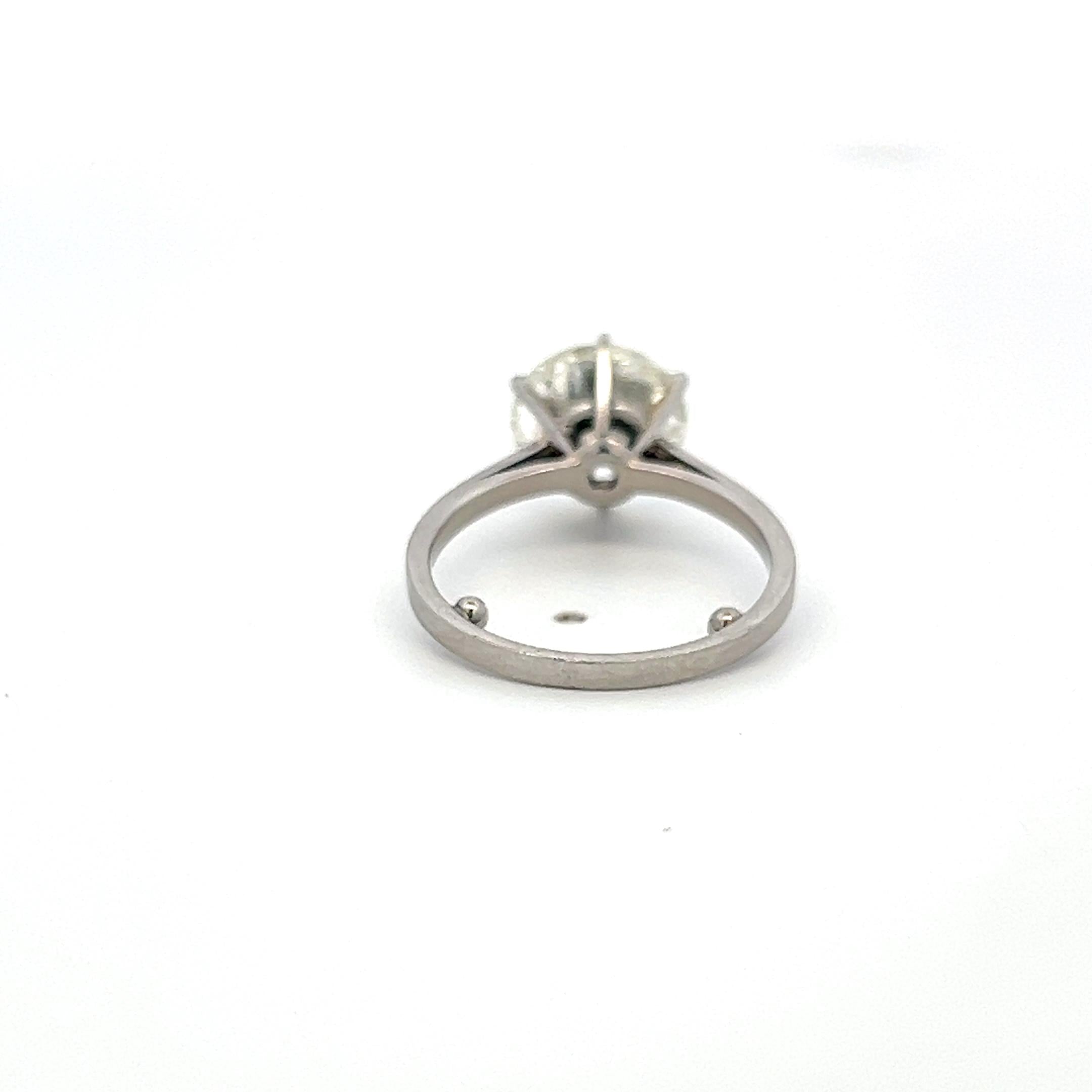 Vintage Platinum Engagement Ring with 2.64 Carat Circular Brilliant Diamond GIA