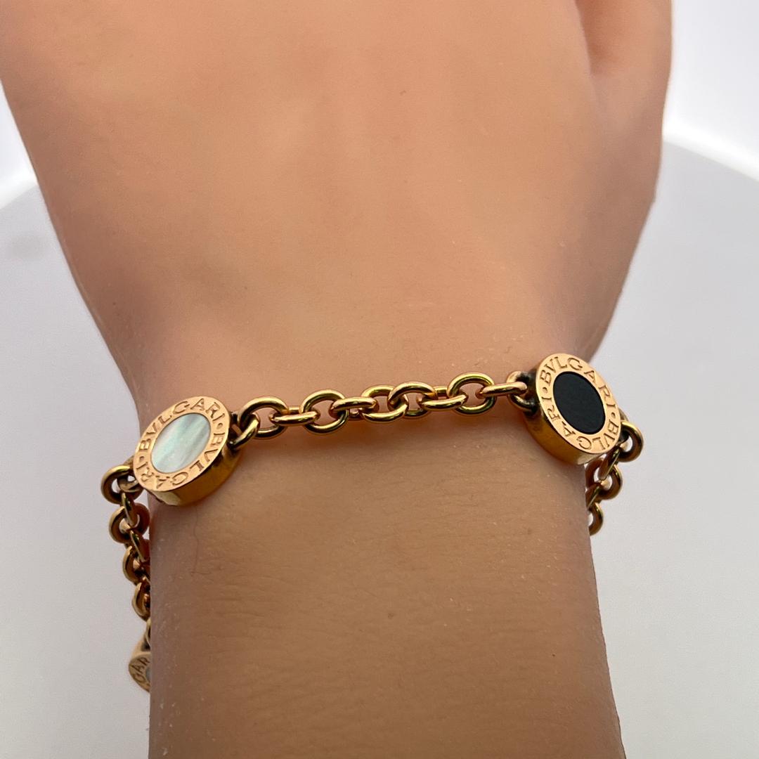 Bvlgari Vintage 18 Karat Yellow Gold Link Bracelet 29.5 Grams MOP and Onyx