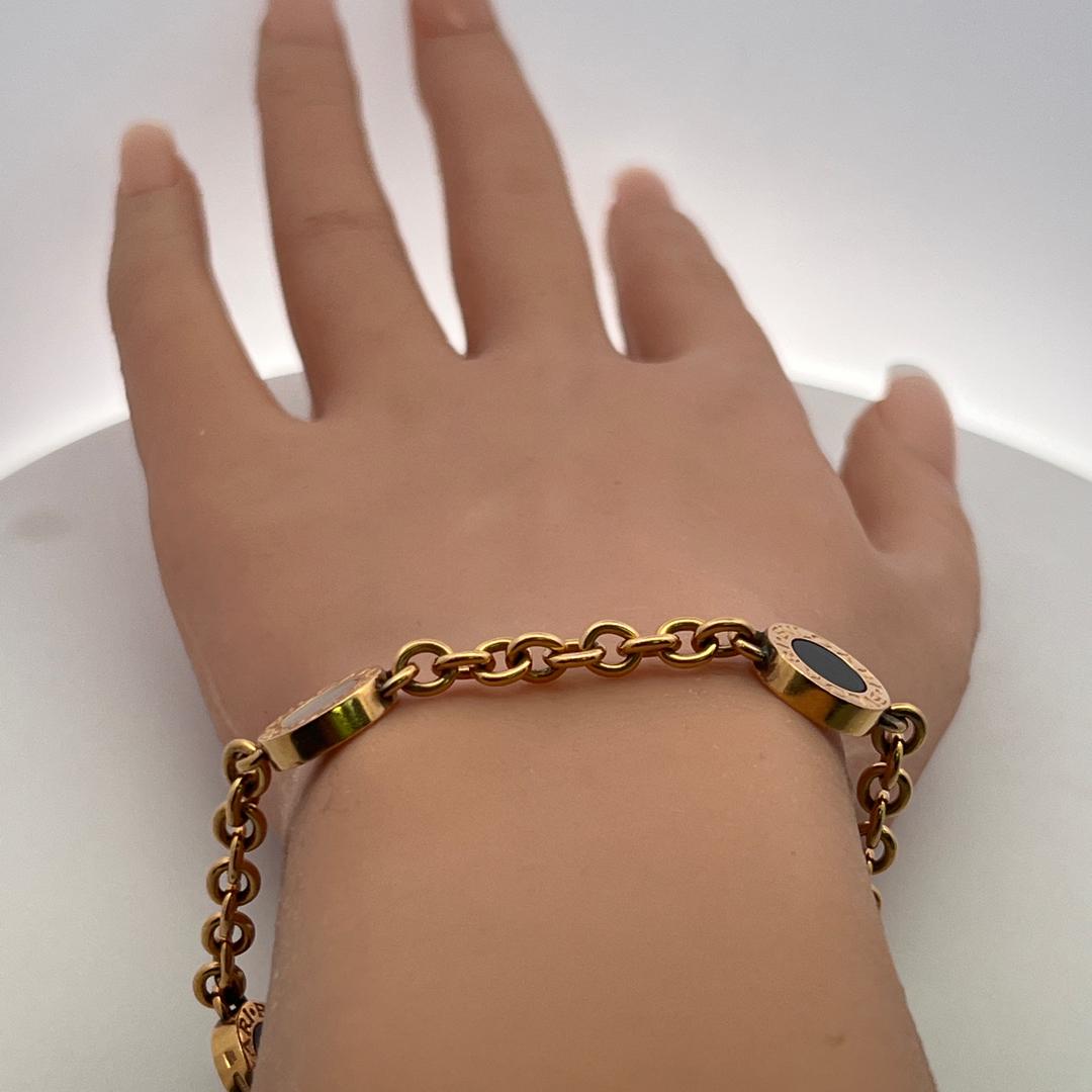 Bvlgari Vintage 18 Karat Yellow Gold Link Bracelet 29.5 Grams MOP and Onyx