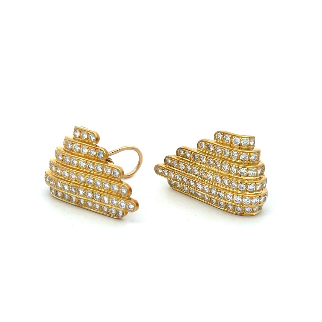 Vintage 18K Yellow Gold Clip On Earrings with 4 Carat Round I SI Diamonds