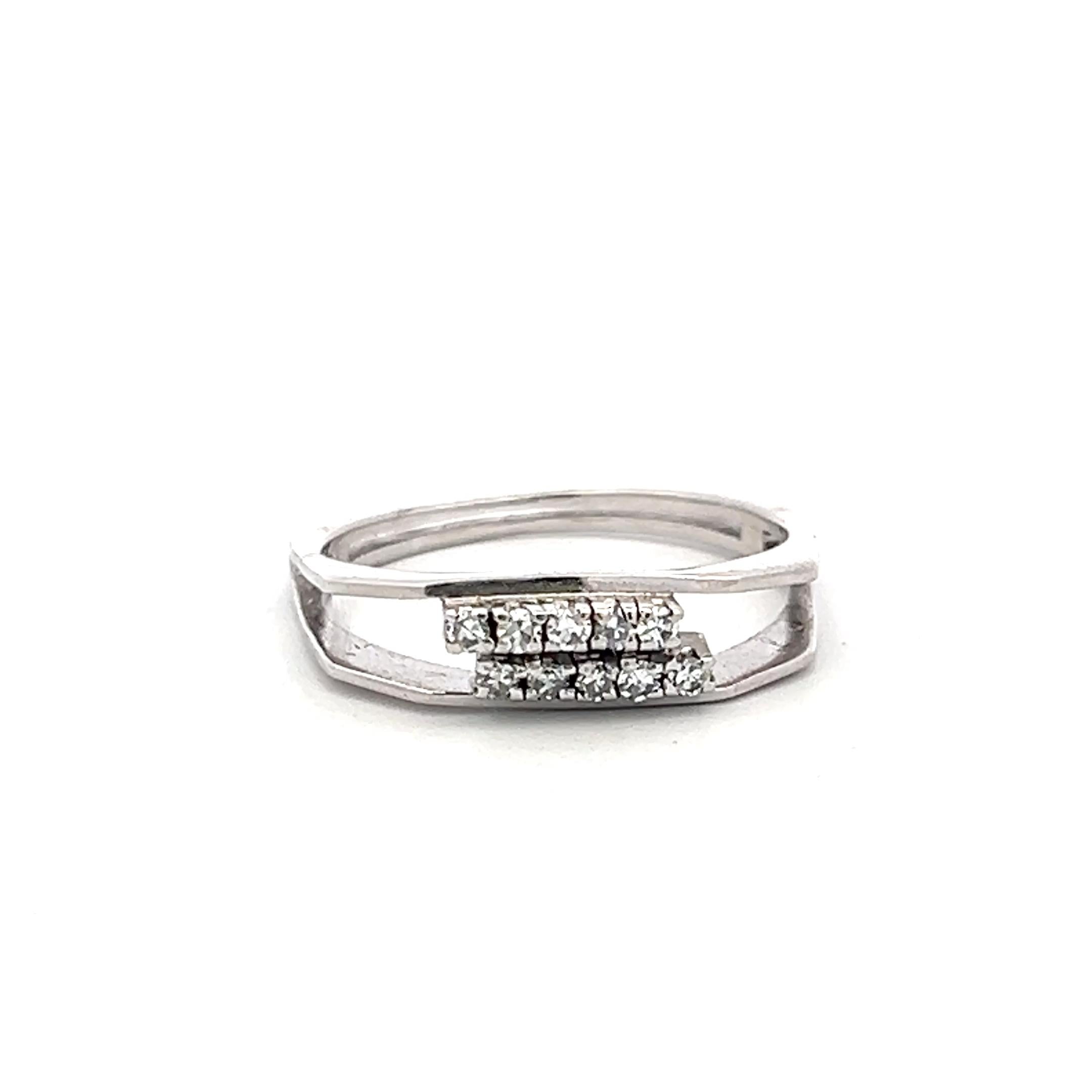 Vintage Platinum Band Ring with 0.2 Carat Circular Cut I-SI Diamonds Size 8
