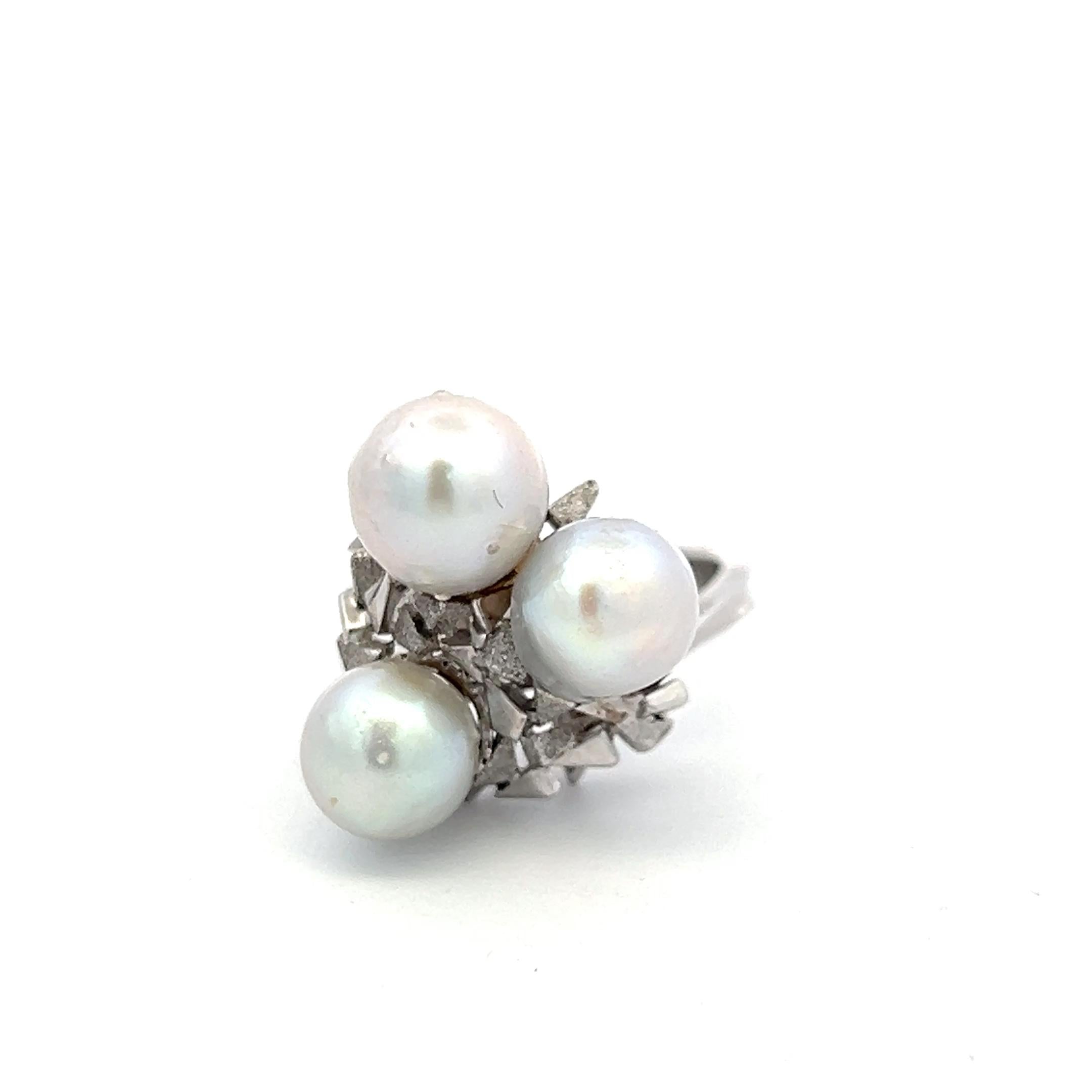 Vintage 18K White Gold Cocktail Ring with Three 7.3-8.8 MM Pearls Size 6.75