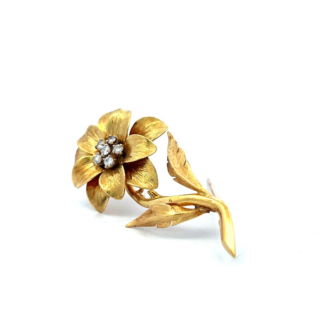 Vintage 18K Yellow Gold Pin Brooch with 0.3 Carat Round F VS Diamonds 7.8 Grams