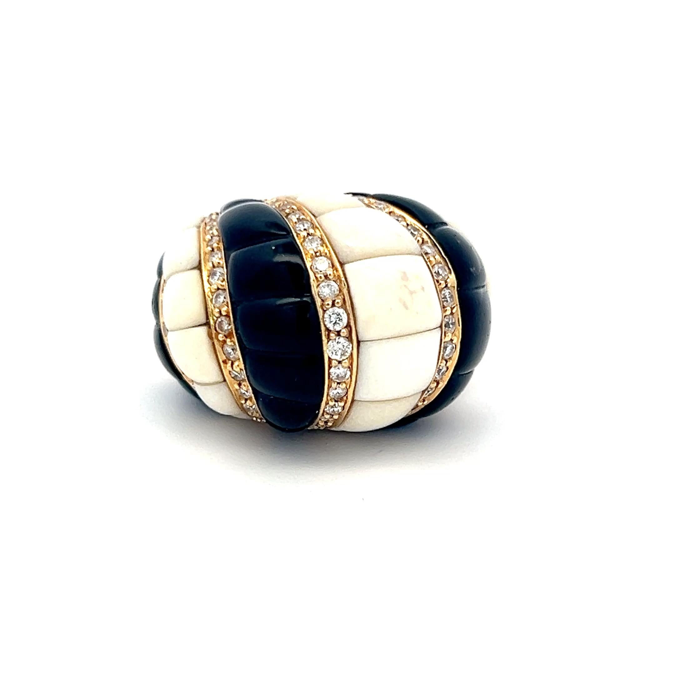 18K Yellow Gold Cocktail Ring with Onyx 0.29 Carat Round Diamonds Size 6.75