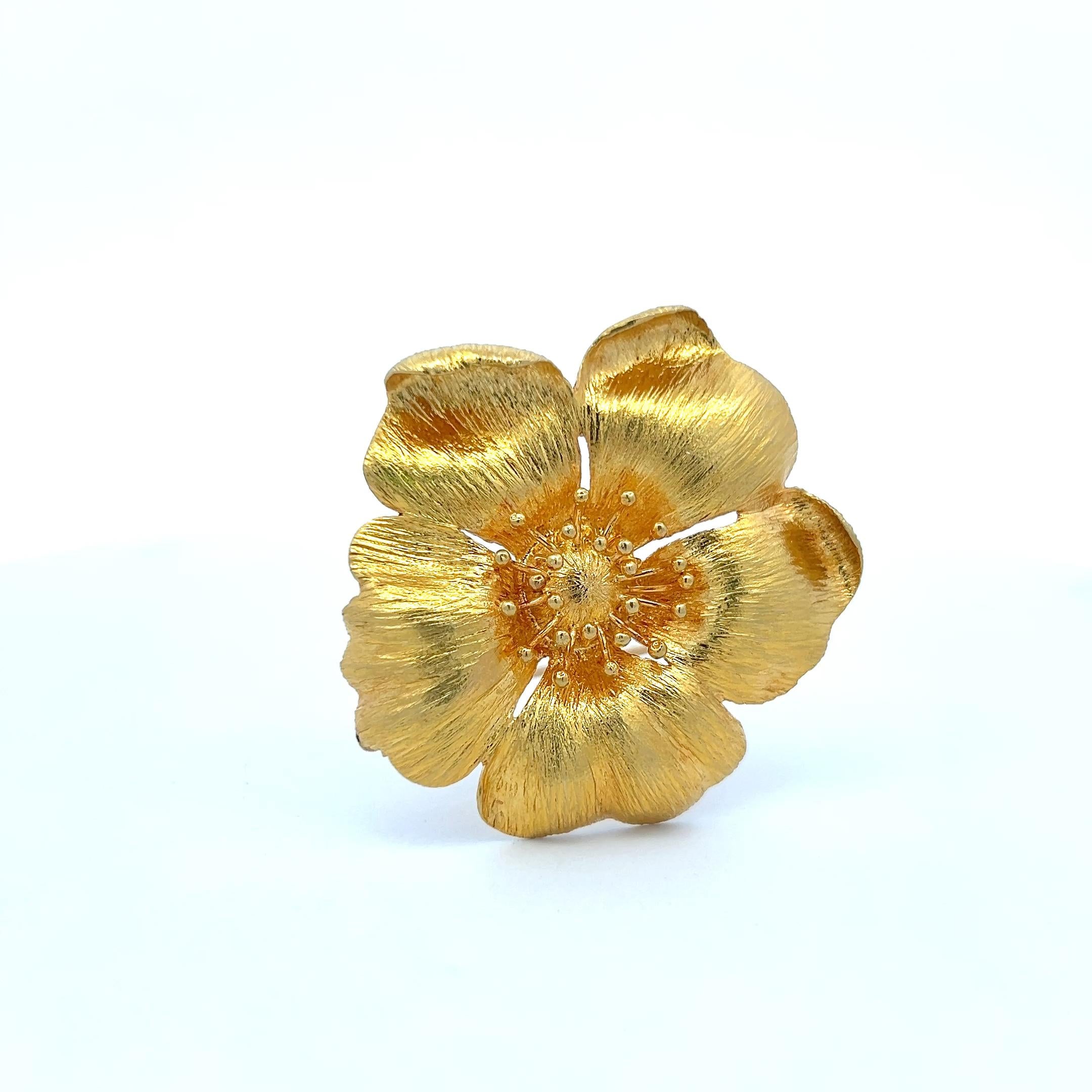 Lalaounis 18 Karat Yellow Gold Textured Floral Pin Brooch 18.7 Grams
