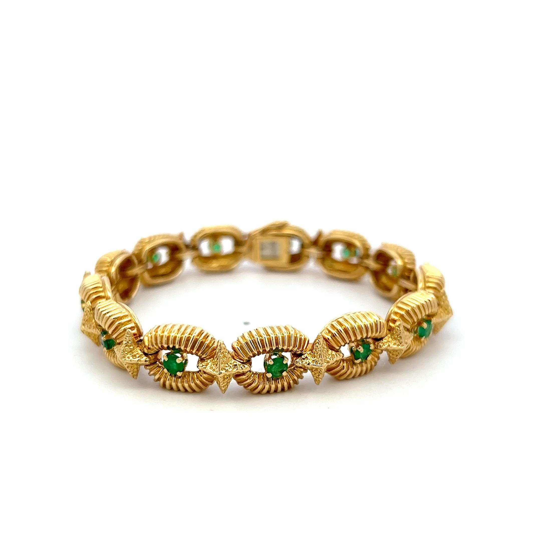 Tiffany & Co Vintage 18 Karat Yellow Gold Link Bracelet with 1.3 Carat Emeralds