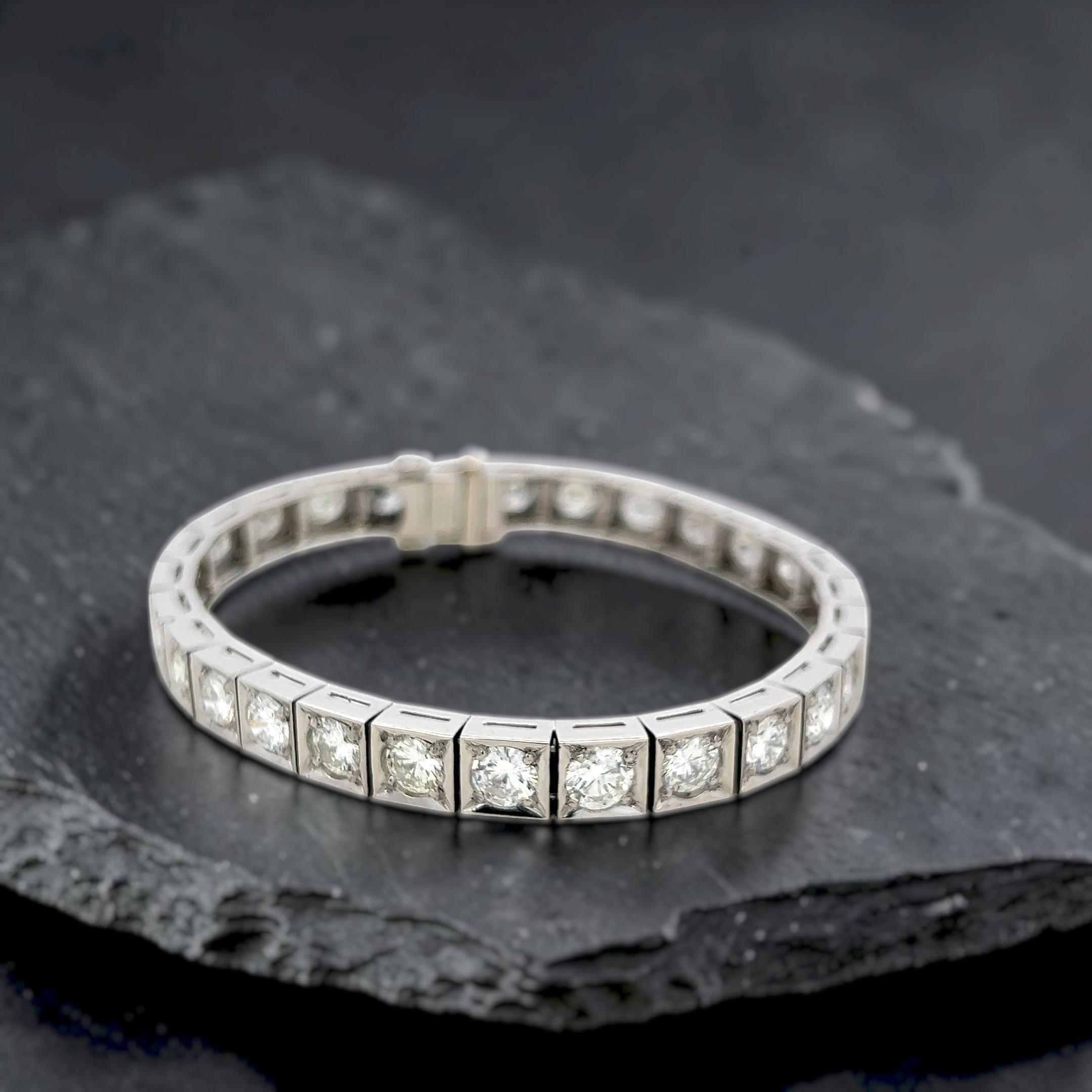 Vintage Style Platinum Tennis Bracelet with 10.64 Carat G VS Diamonds 26.3 Grams