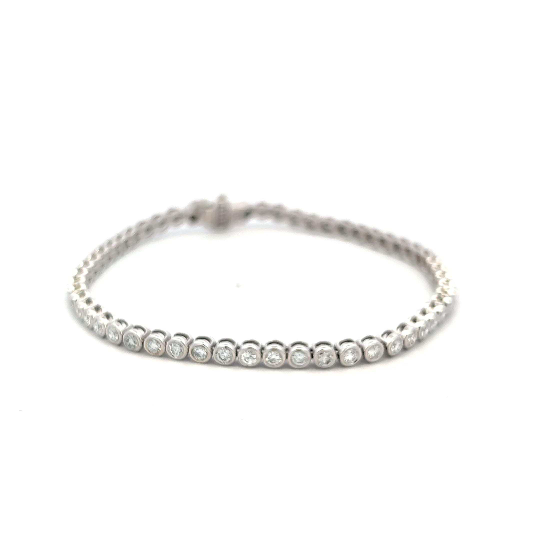 Vintage 14K White Gold Tennis Bracelet with 1.92 Carat Round Diamonds 9.51 Grams