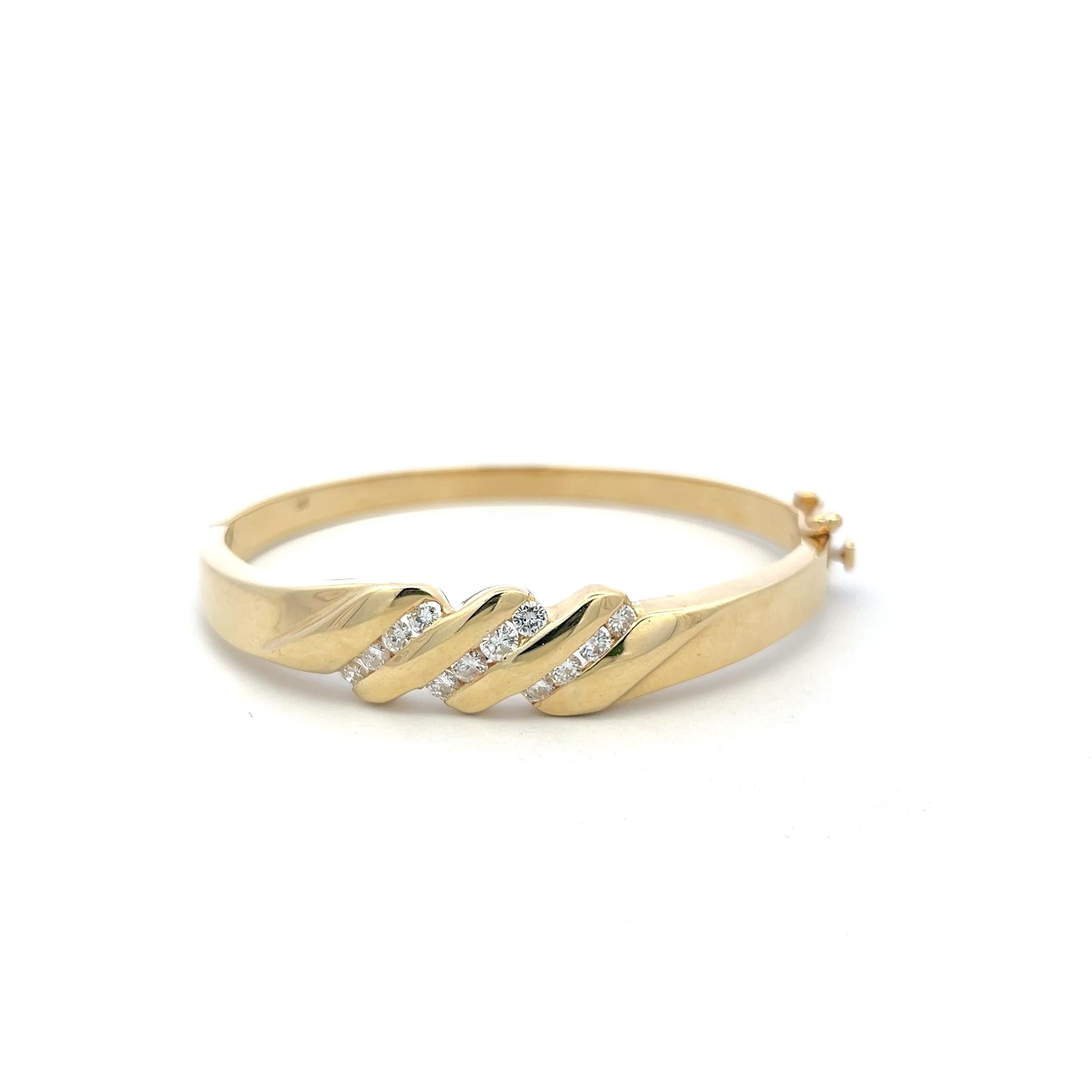 Vintage 14K Yellow Gold Bangle Bracelet with 1.4 Carat Round J I1 Diamonds