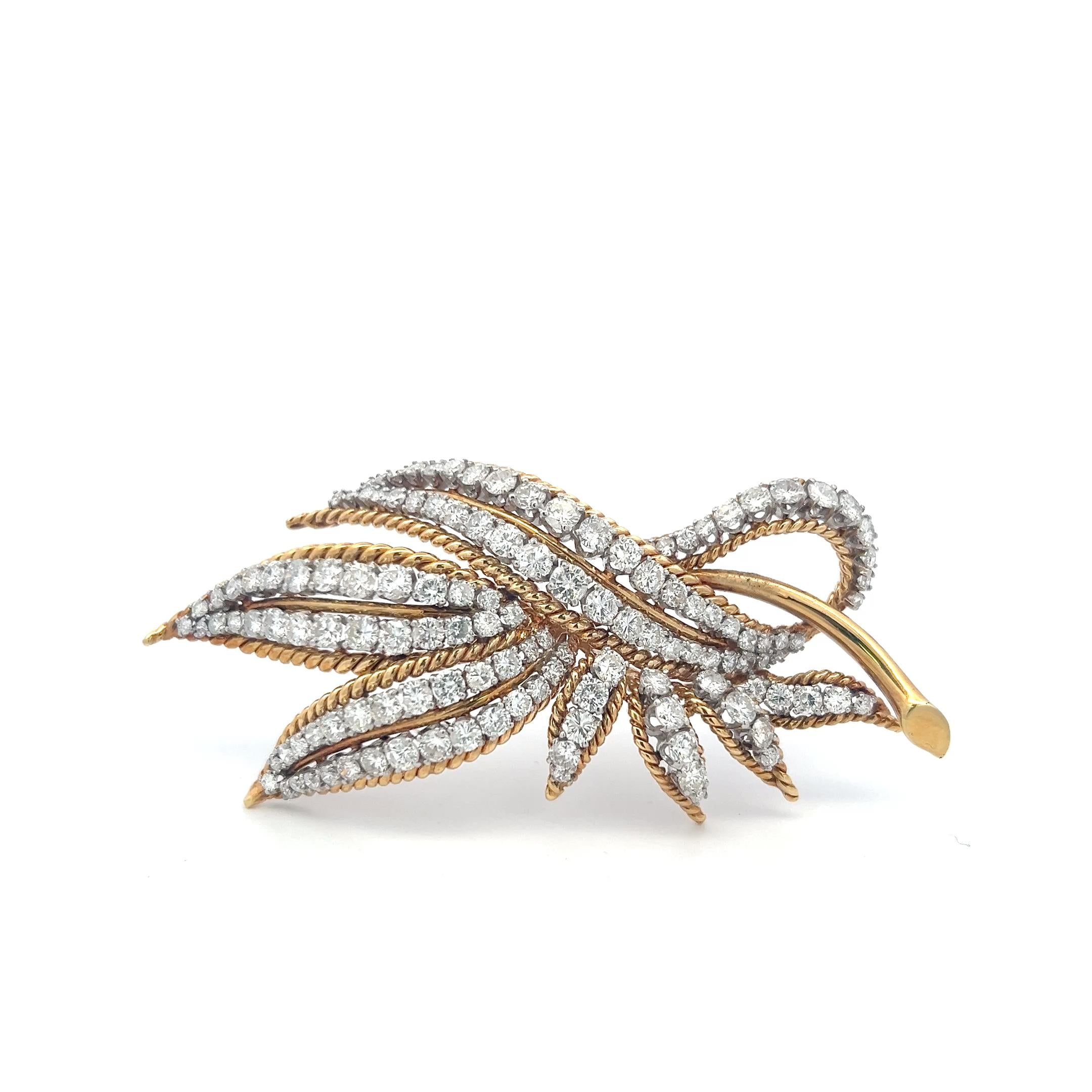 Vintage 18K Yellow Gold Pin Brooch with 12.7 Carat Round F-VS Diamonds