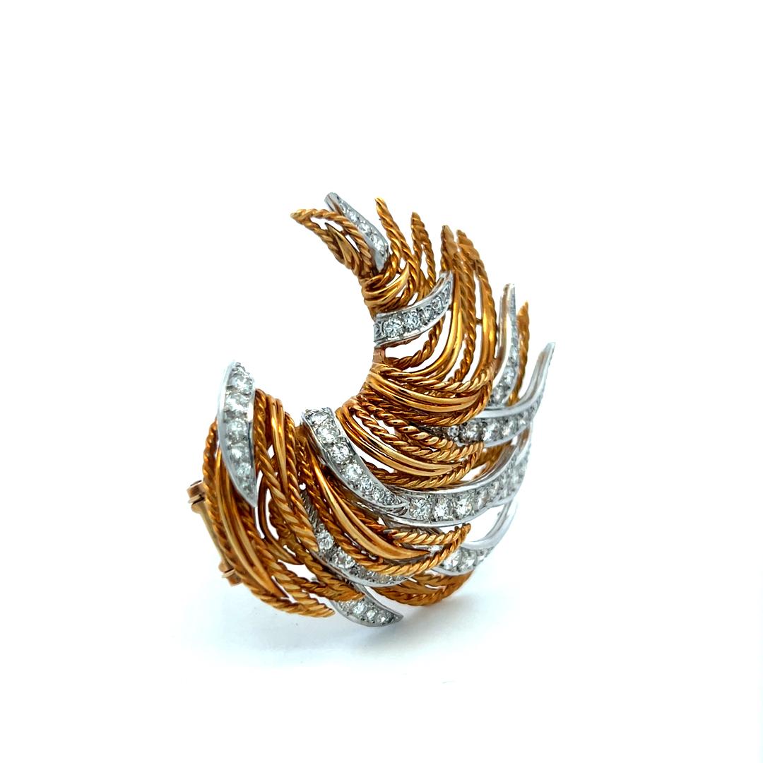 Two Tone Gold Platinum Pin Brooch with 2.2 Carat Round F VS Diamonds