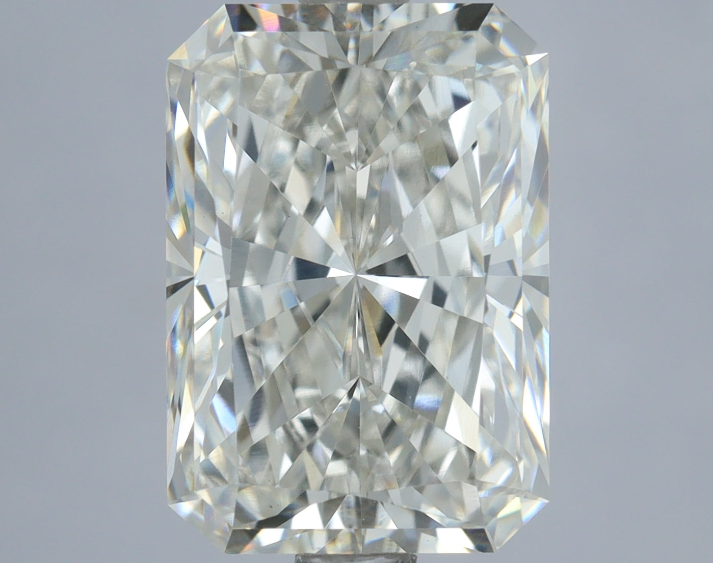 Lab-Grown 2.50 Carat Radiant Cut Diamond color H Clarity VS1, precious stones, engagement diamonds