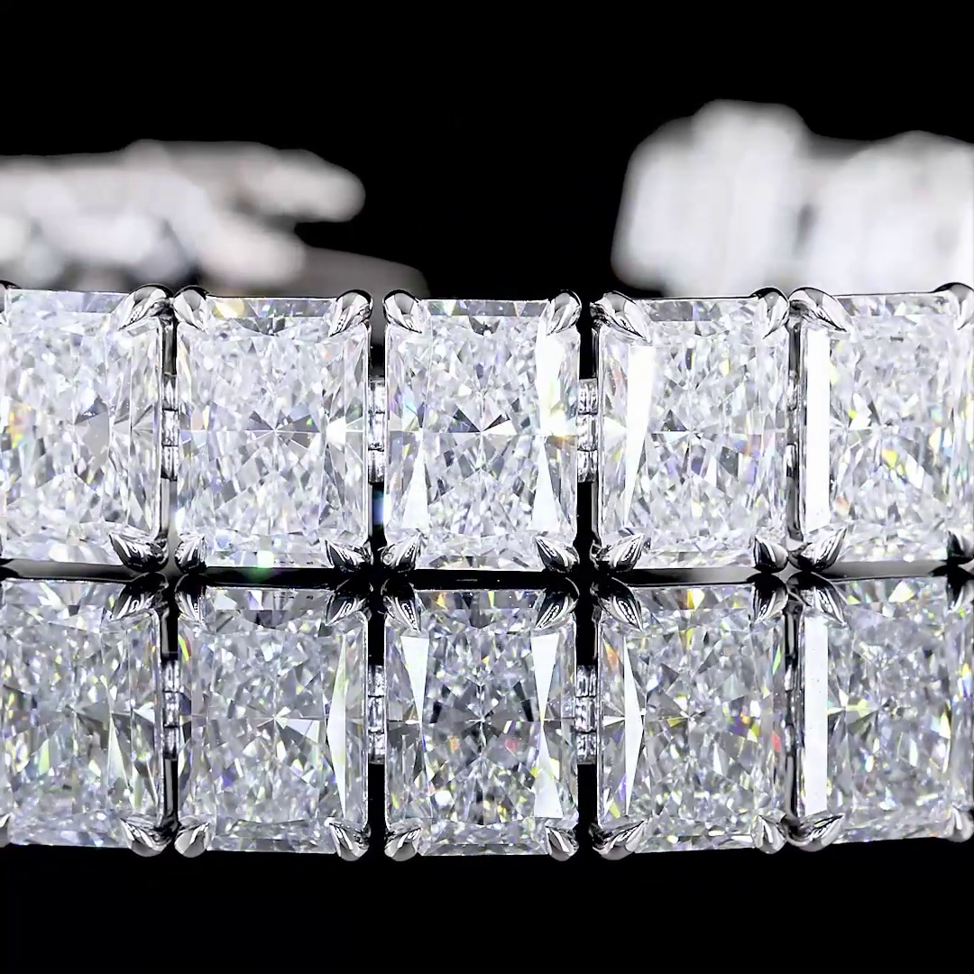 Lab-Grown 34 Carat Radiant F-VS2 Diamond 14K White Gold Tennis Bracelet