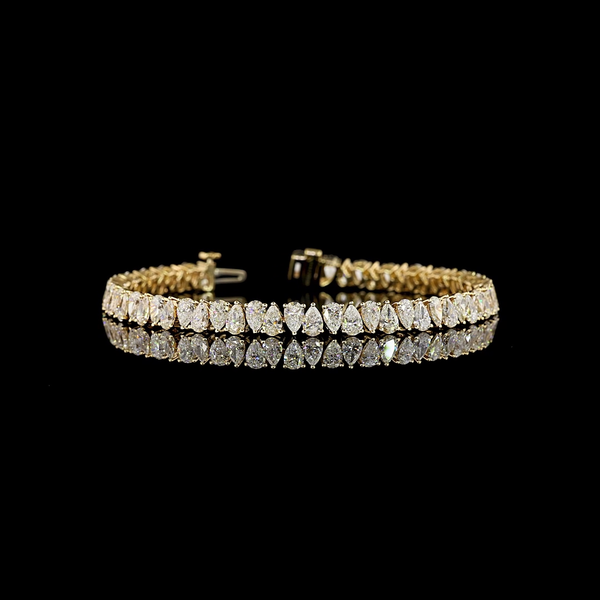 Lab-Grown 9.15 Carat Pear E-VS Diamond 14K Yellow Gold Tennis Bracelet
