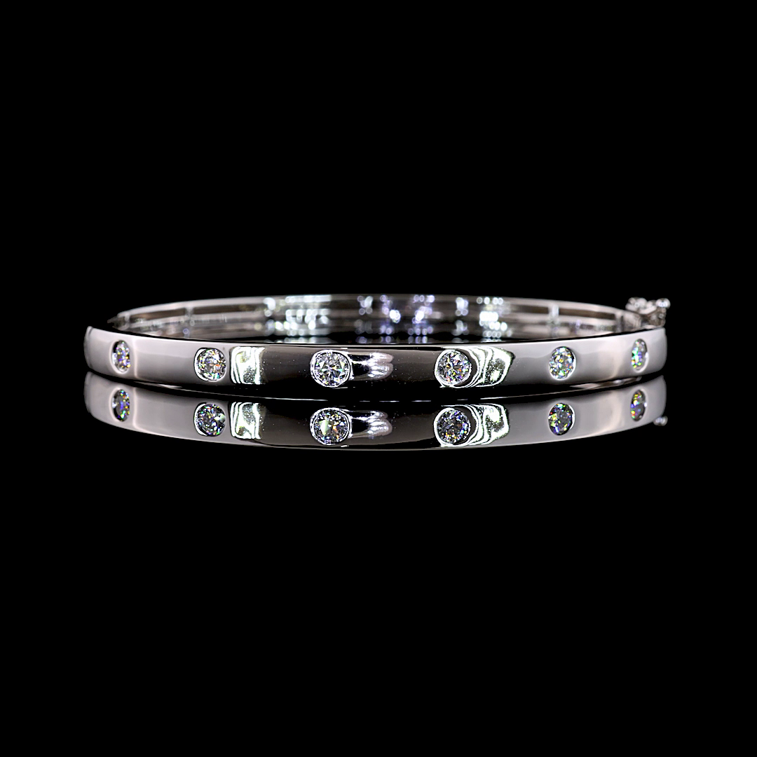 Lab-Grown 0.72 Carat Round E-VS Diamond 14K White Gold Bangles Bracelet