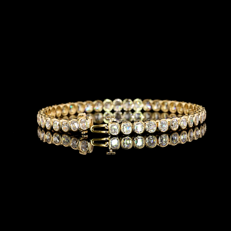 Lab-Grown 7.89 Carat Antique Cushion F-VS1 Diamond 14K Yellow Gold Tennis Bracelet