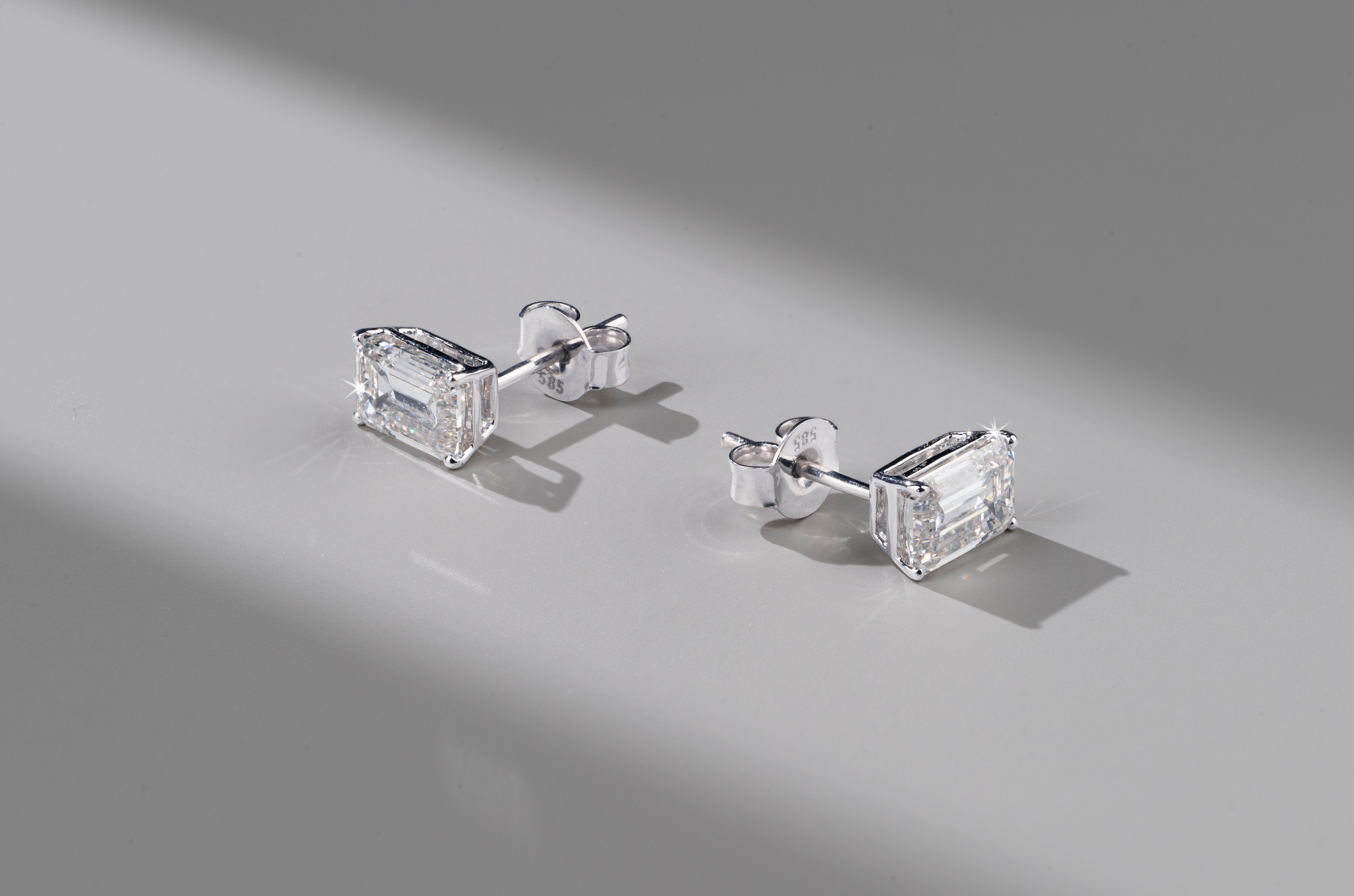 Lab-Grown 1.47 Carat Emerald F-VS2 Diamond 18K White Gold Studs Earrings