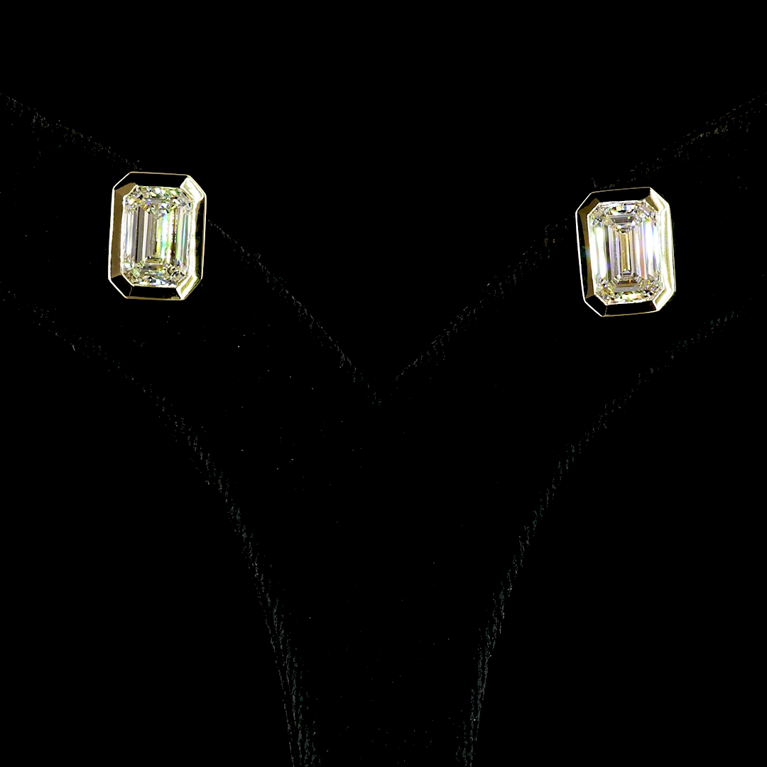 Lab-Grown 4.52 Carat Emerald E-F-VS1 Diamond 14K Yellow Gold Studs Earrings