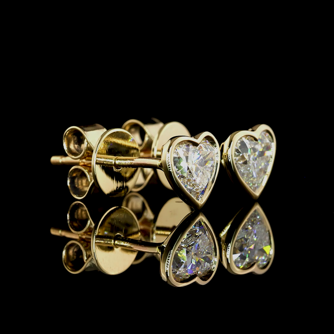 Lab-Grown 1.03 Carat Heart D-VS1 Diamond 14K Yellow Gold Studs Earrings