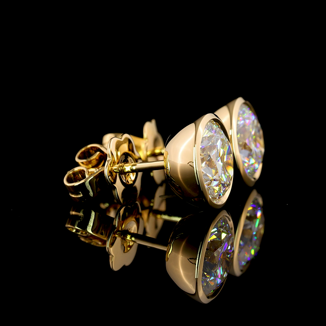 Lab-Grown 3.05 Carat Round D-VS1 Diamond 14K Yellow Gold Studs Earrings
