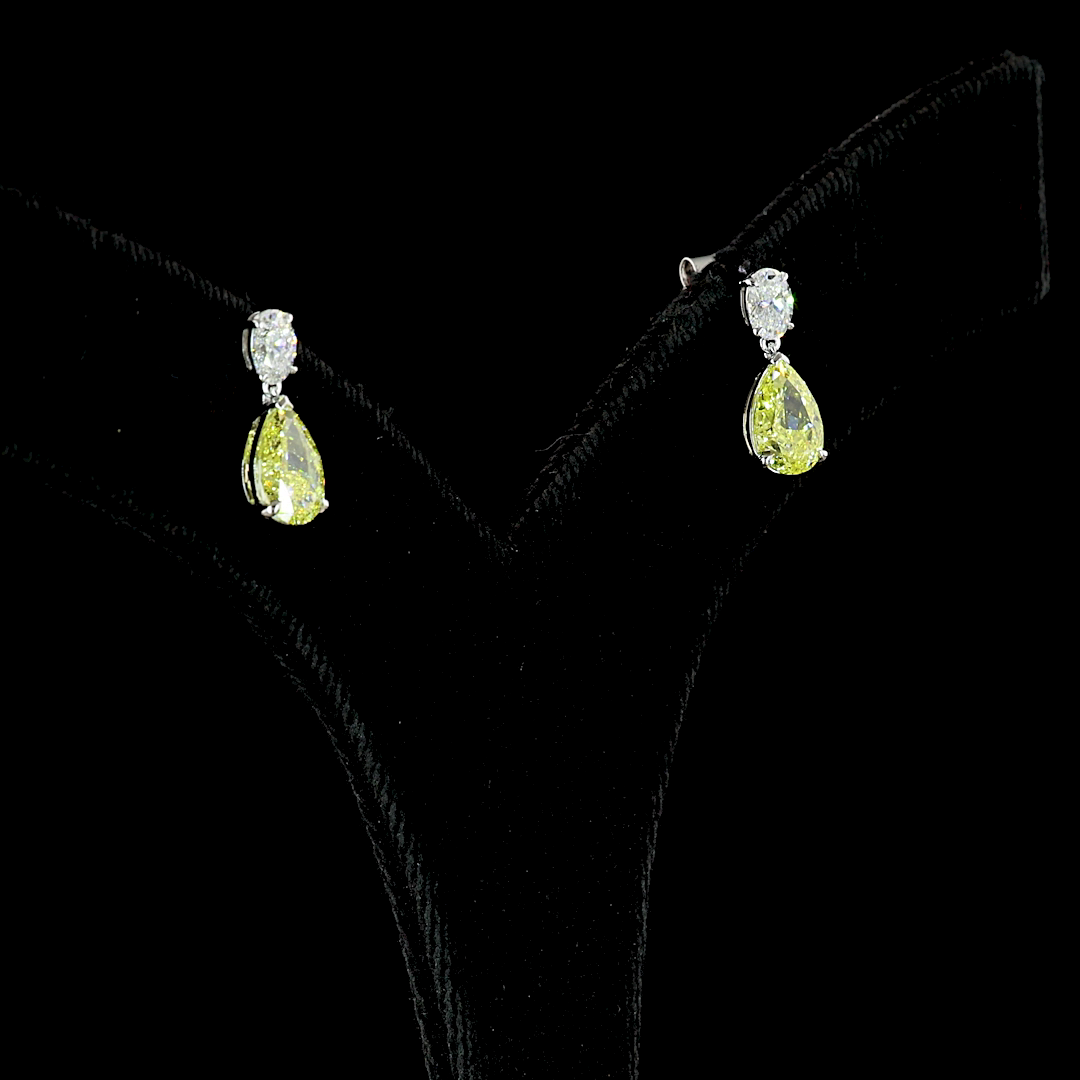 Lab-Grown 2.62 Carat Pear Fancy Intense Yellow-VVS2 Diamond 14K White Gold Hangi