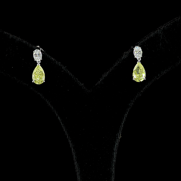 Lab-Grown 2.62 Carat Pear Fancy Intense Yellow-VVS2 Diamond 14K White Gold Hangi