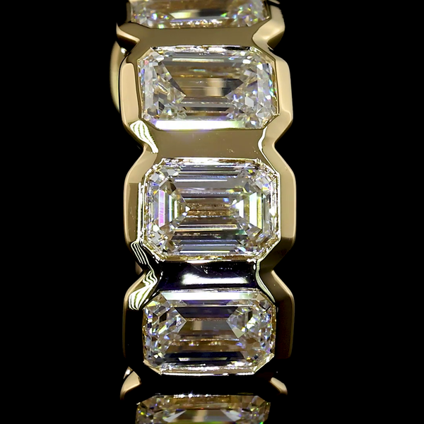 Lab-Grown 1.9 Carat Emerald E-VS1 Diamond 14K Yellow Gold Huggies Earrings