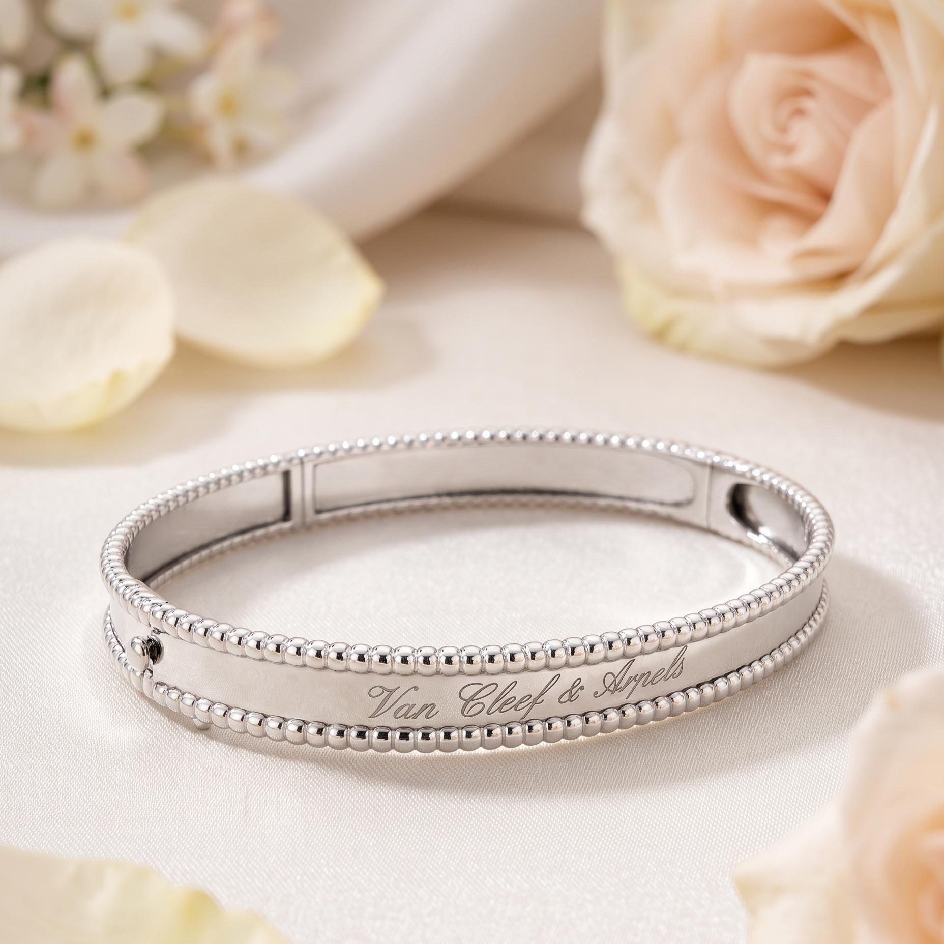 Van Cleef & Arpels Vintage 18 Karat White Gold Bangle Bracelet 22.87 Grams