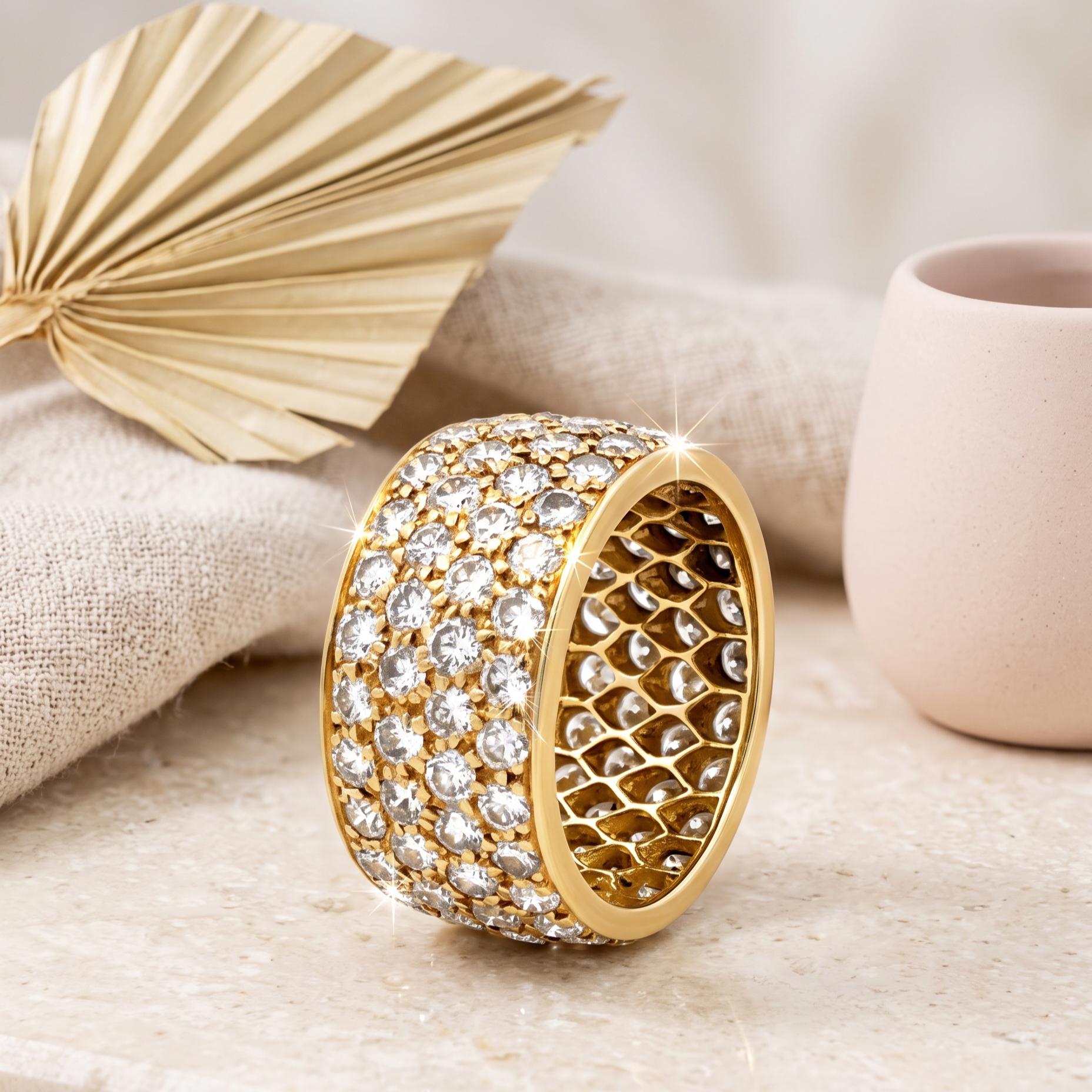 Van Cleef & Arpels 18K YG Band Ring with 3.25 Carat Round F VS Diamonds Size 5.5