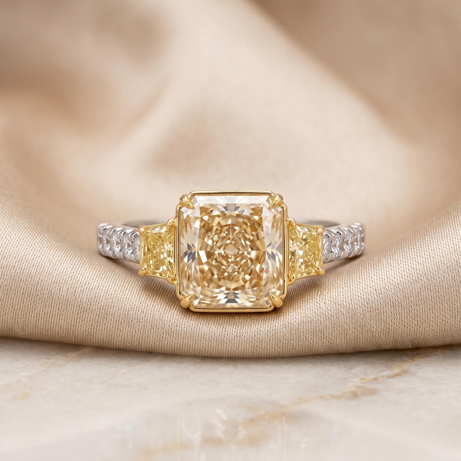 18K Two Tone Gold Engagement Ring 2.61ct Radiant & Mixed Cut Diamonds S VVS2 GIA