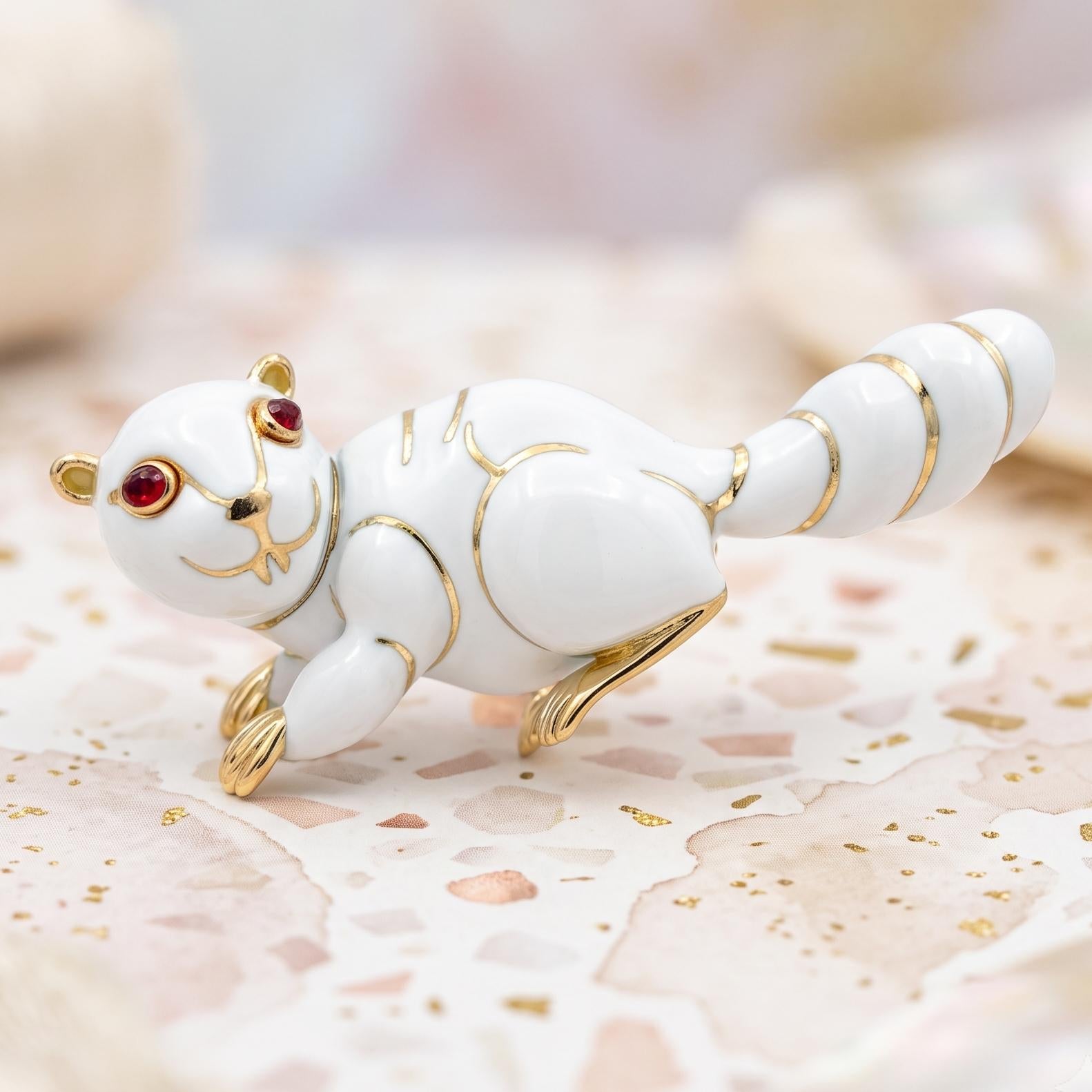 David Webb Vintage 18K Yellow Gold Squirrel Pin Brooch 60.1 Grams