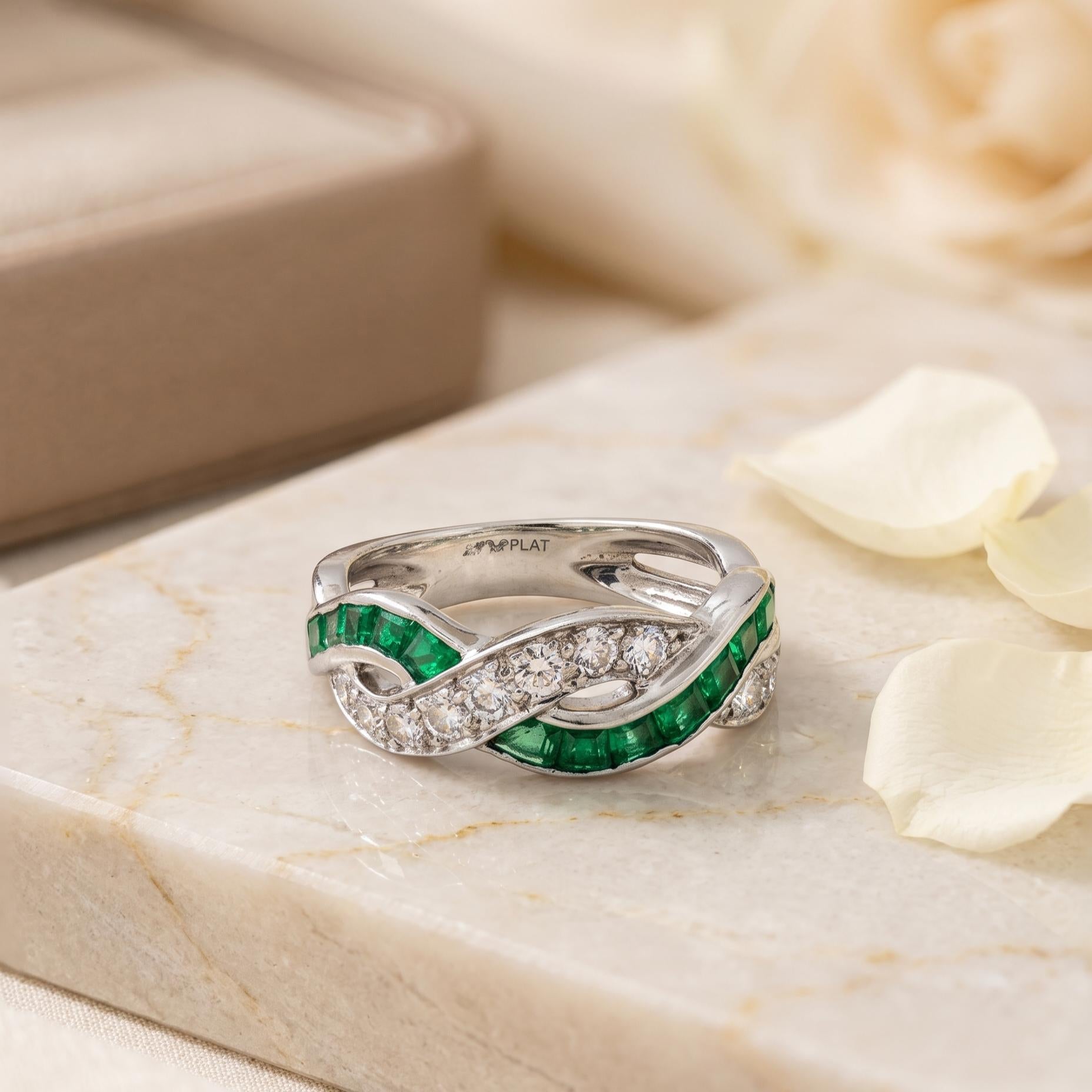 Tiffany & Co Platinum Band Ring 0.33ct Round F VS1 Diamond 0.7ct Emerald Size5.5