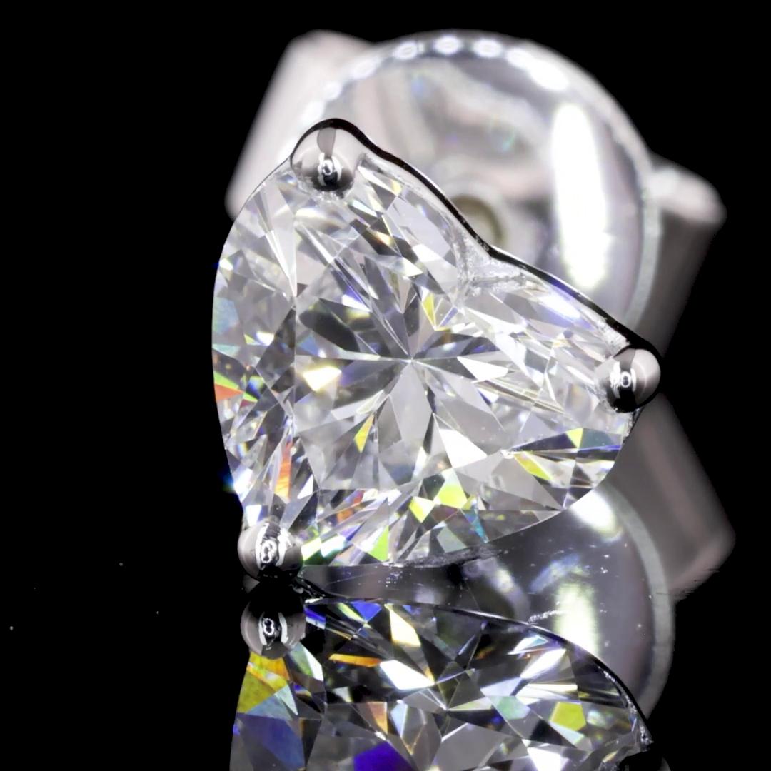 Lab-Grown 0.84 Carat Heart E-VS1 Diamond 14K White Gold Studs Earrings