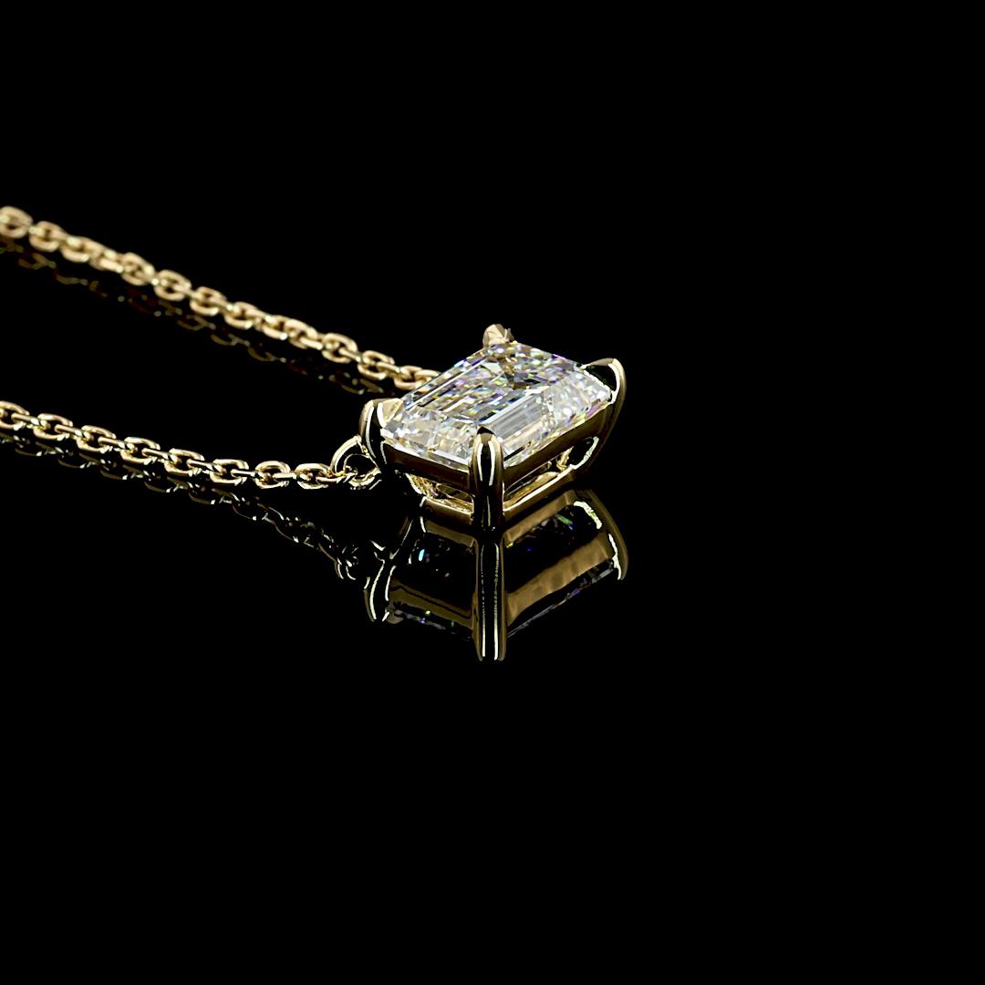 Lab-Grown 1.01 Carat Emerald E-VVS2 Diamond 14K Yellow Gold Pendant Pendant