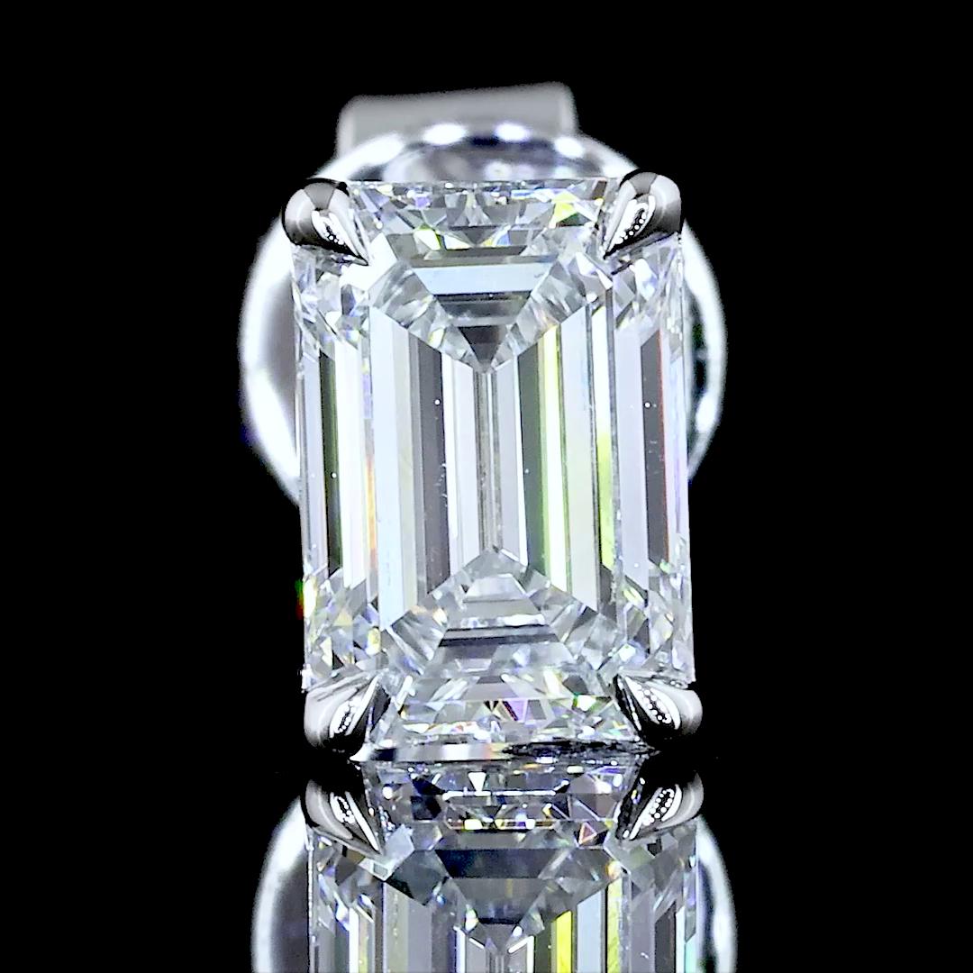 Lab-Grown 1.03 Carat Emerald E-VS1 Diamond 14K White Gold Studs Earrings