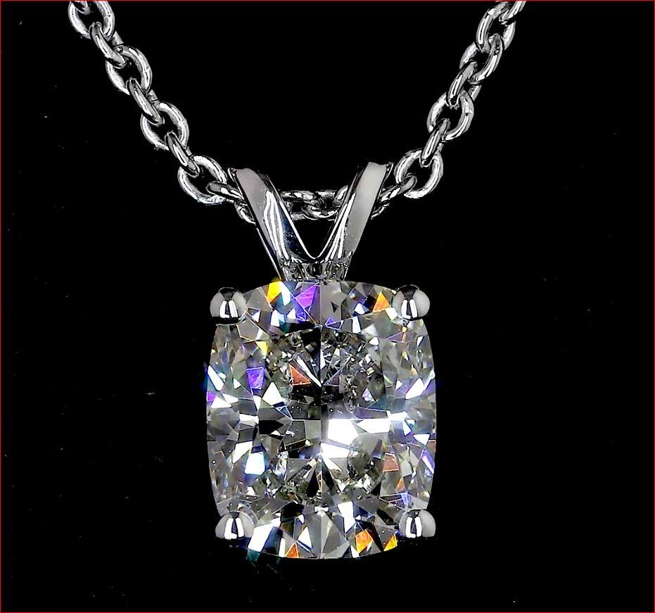 Lab-Grown 1.06 Carat Cushion Modified H-VS1 Diamond 14K White Gold Solitaire Pen