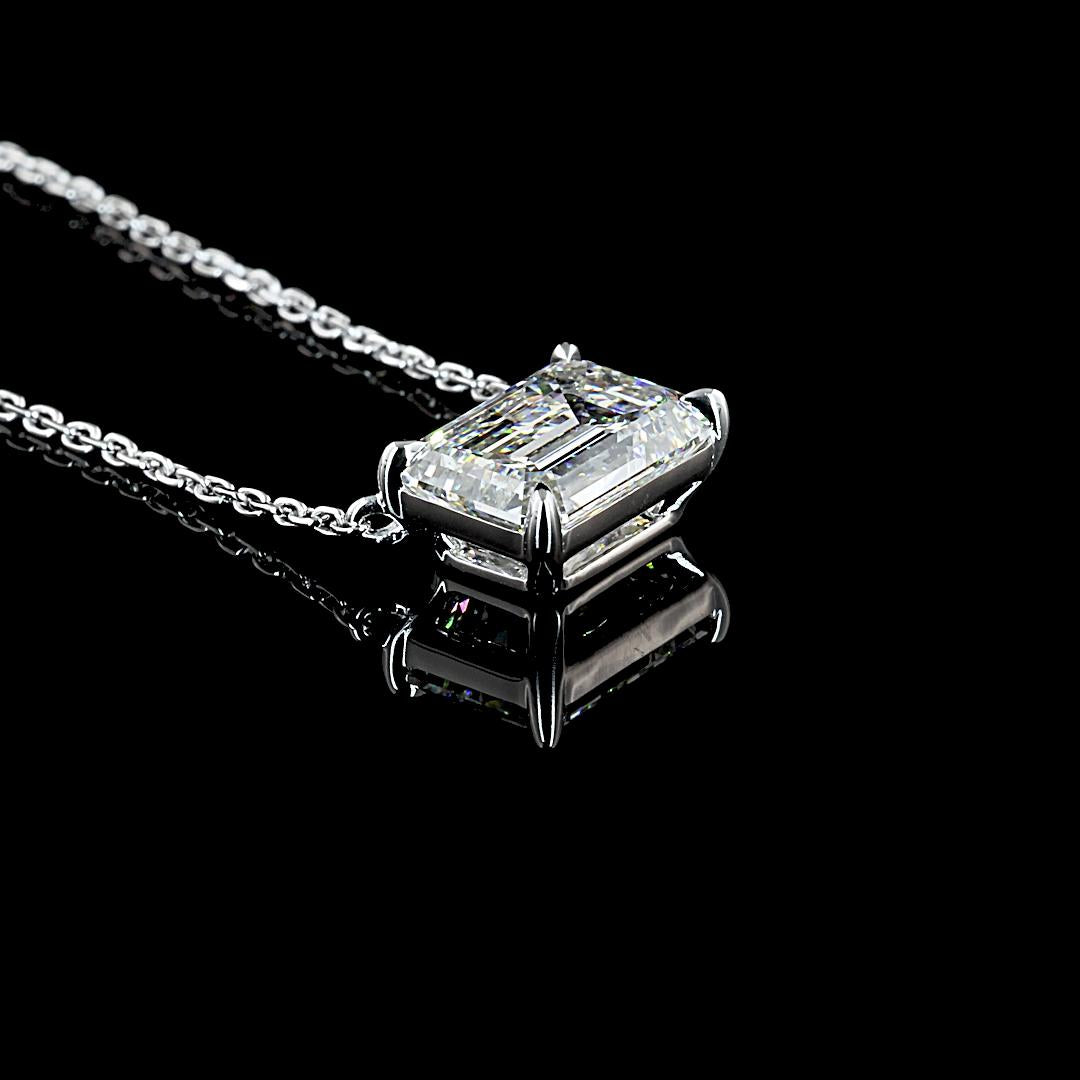 Lab-Grown 2.00 Carat Emerald D-VVS2 Diamond 14K White Gold Pendant Pendant