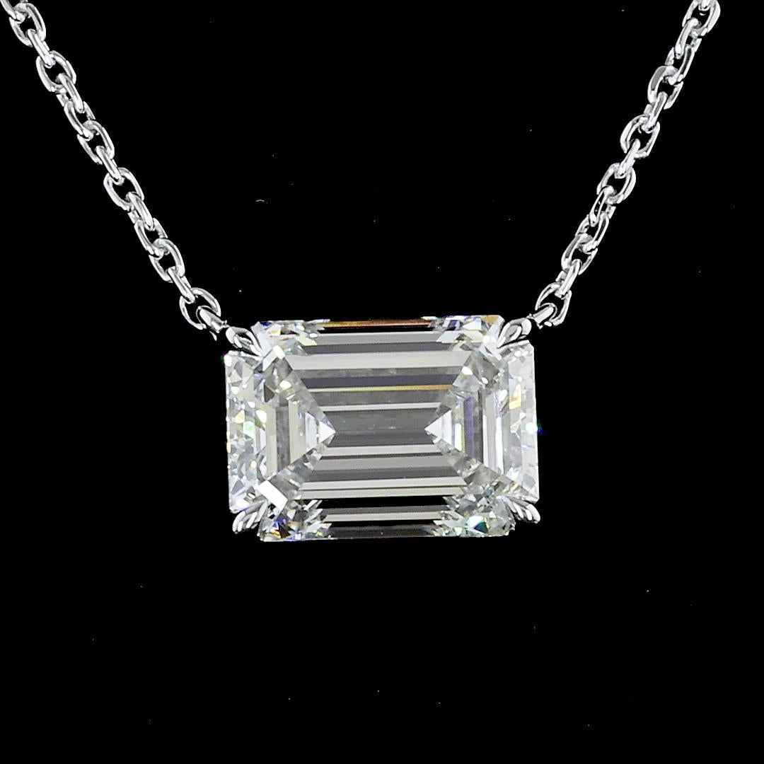 Lab-Grown 2.00 Carat Emerald D-VVS2 Diamond 14K White Gold Pendant Pendant