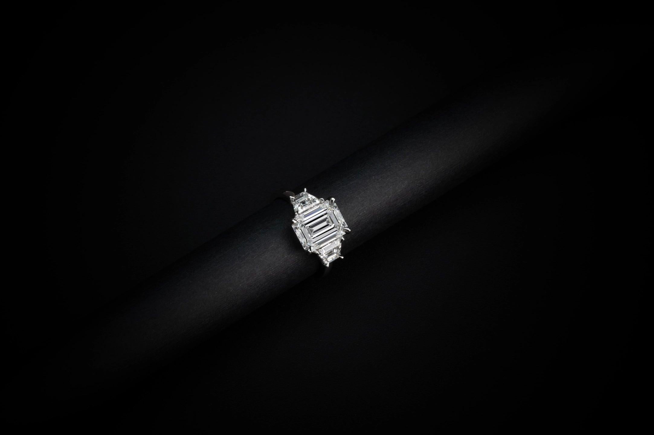 Lab-Grown 2.26 Carat Oval D-VVS1 Diamond 14K White Gold 3 Stones Ring